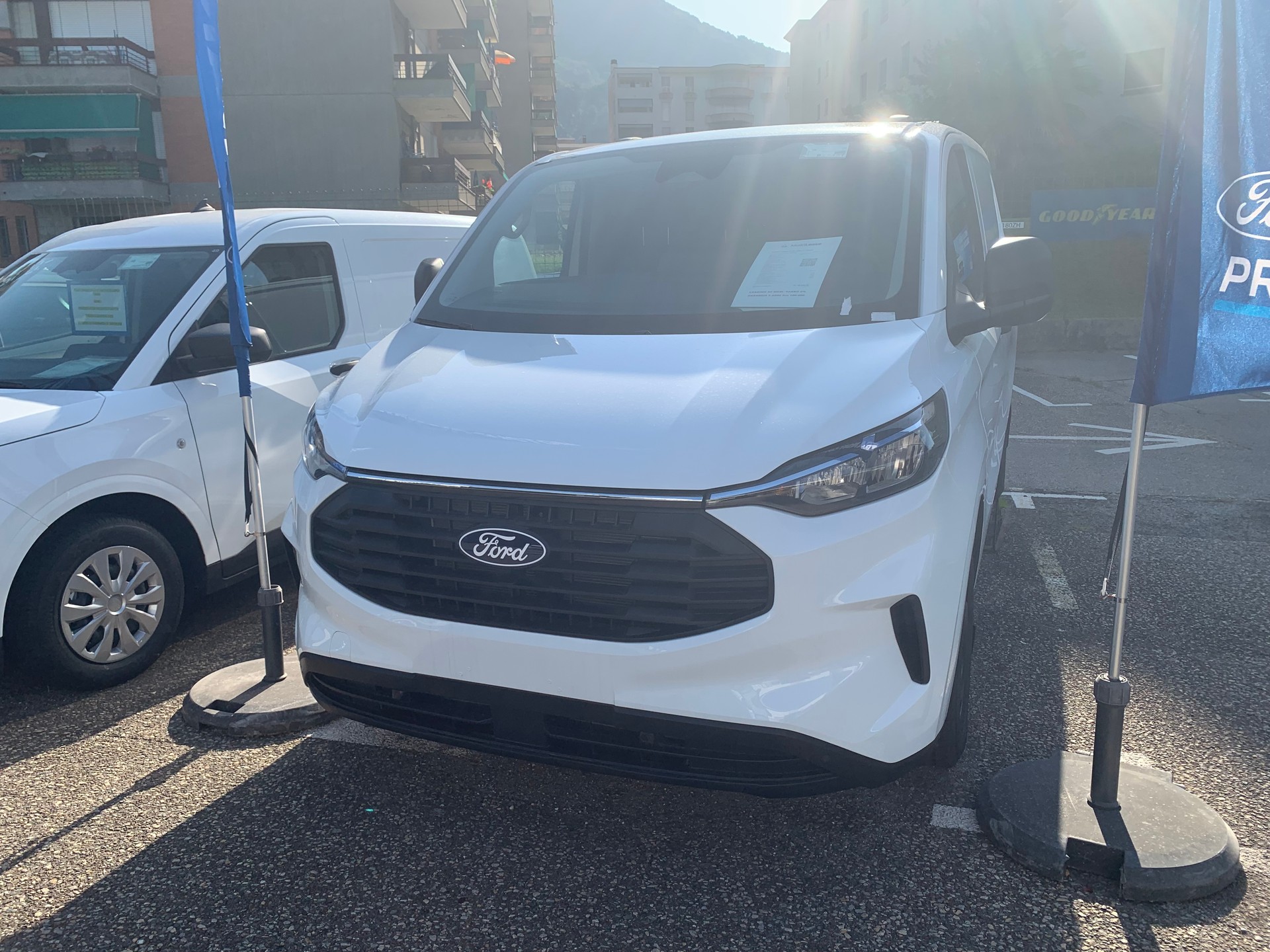 FORD Transit Custom Van 300 L1H1 Trend-image-0