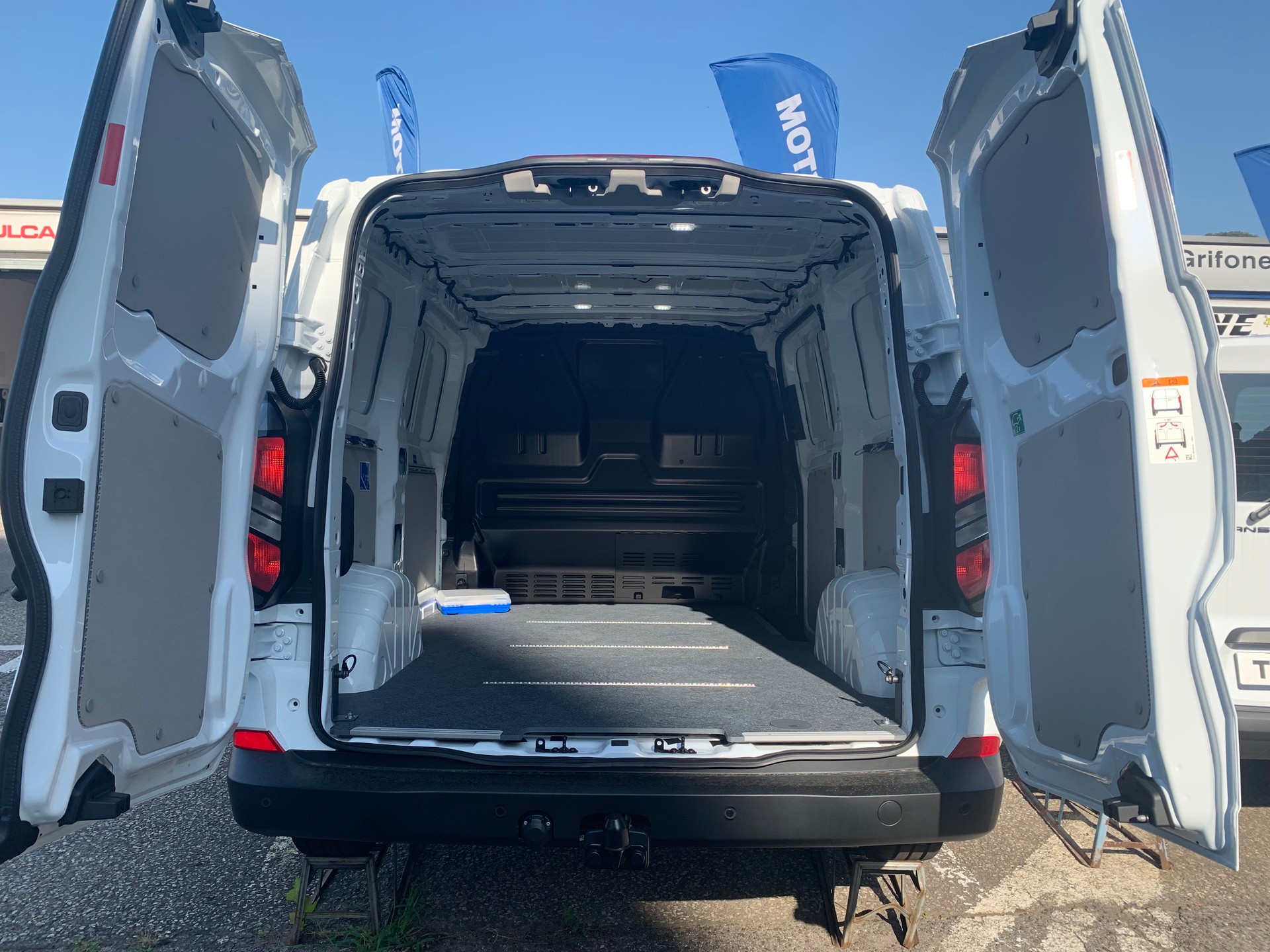 FORD Transit Custom Van 300 L1H1 Trend-image-7