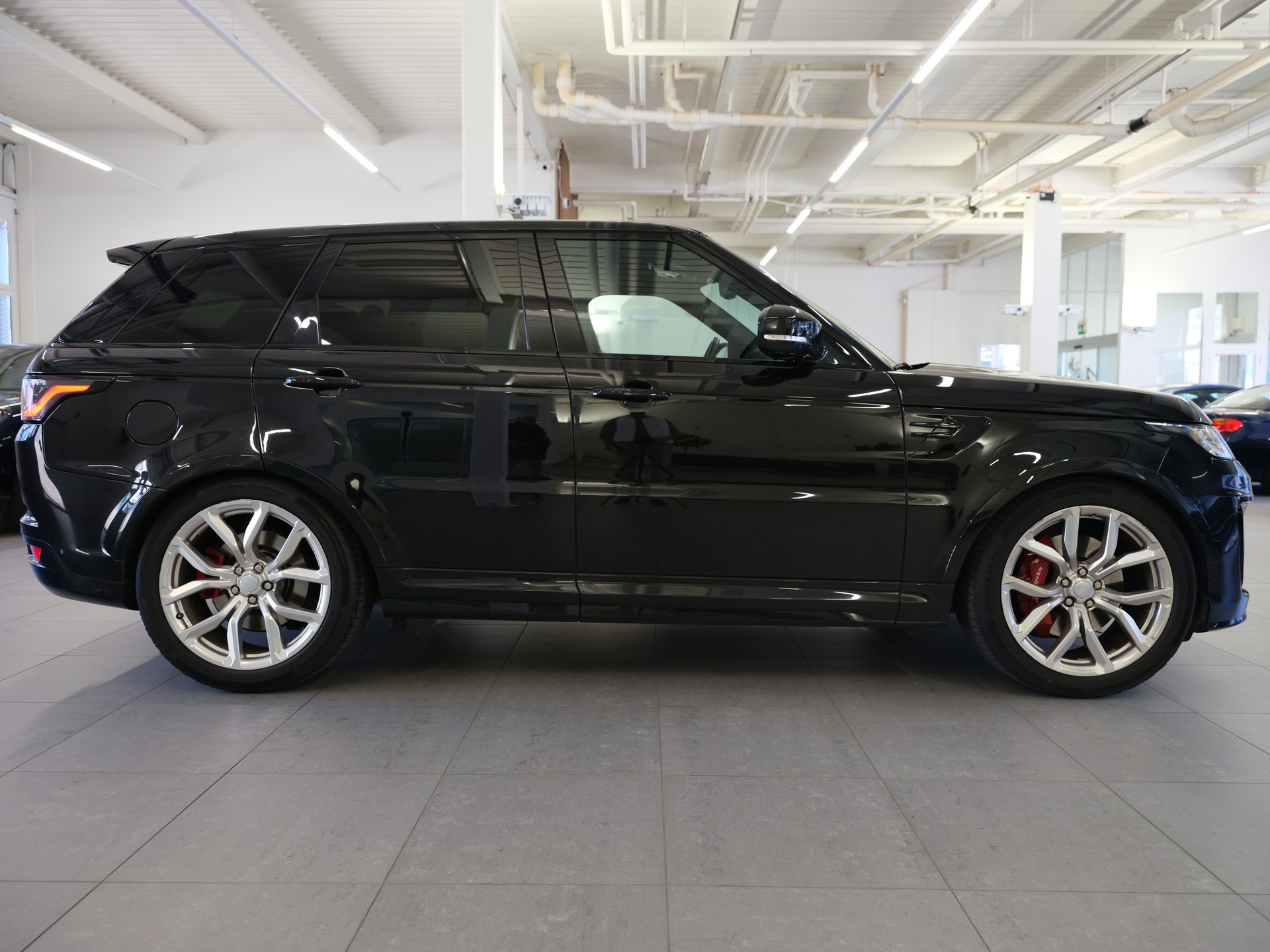 LAND ROVER Range Rover Sport 5.0 V8 S/C SVR Automatic-image-6