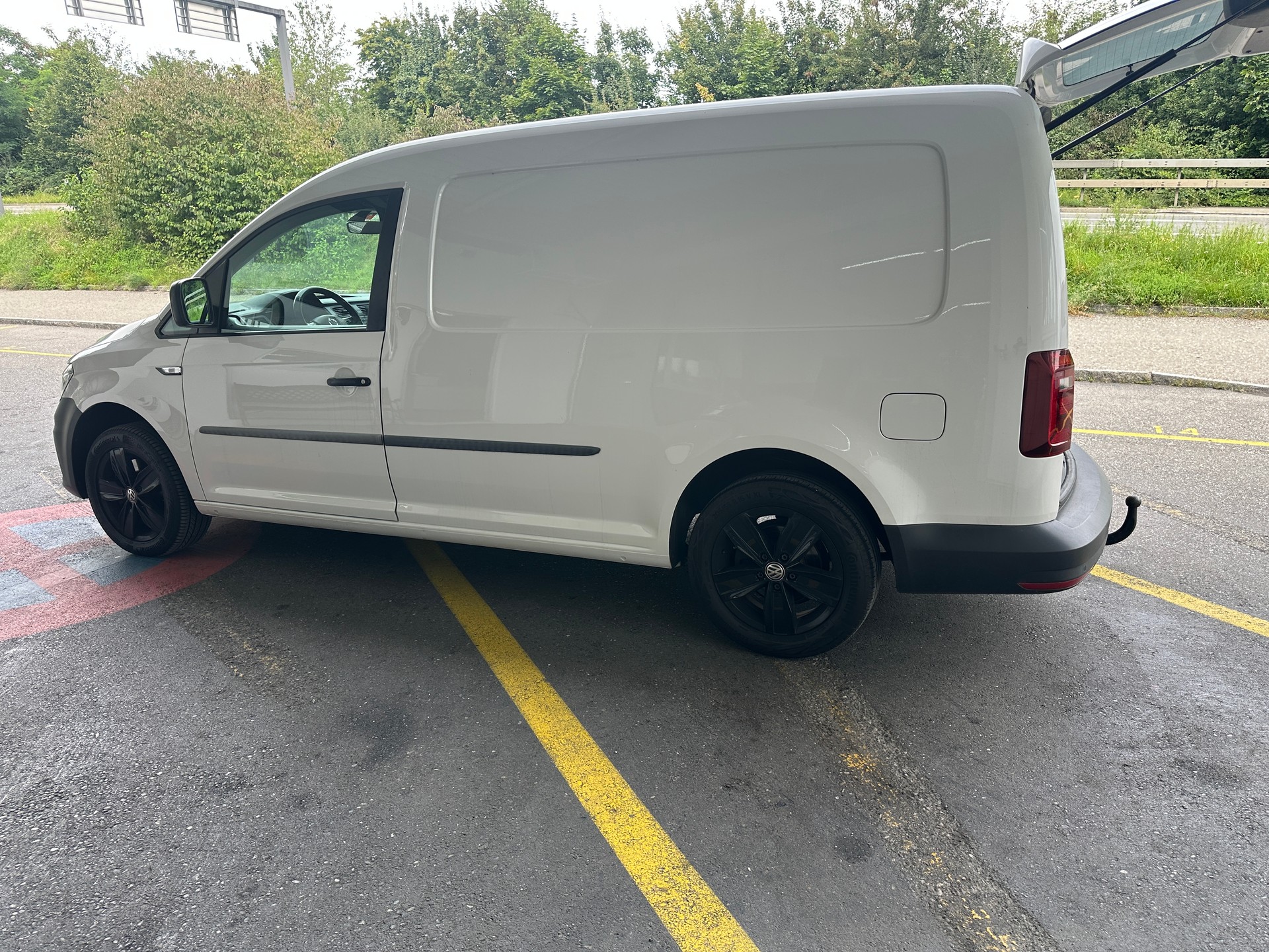 VW Caddy Maxi 2.0TDI BlueMotion Technology DSG-image-1