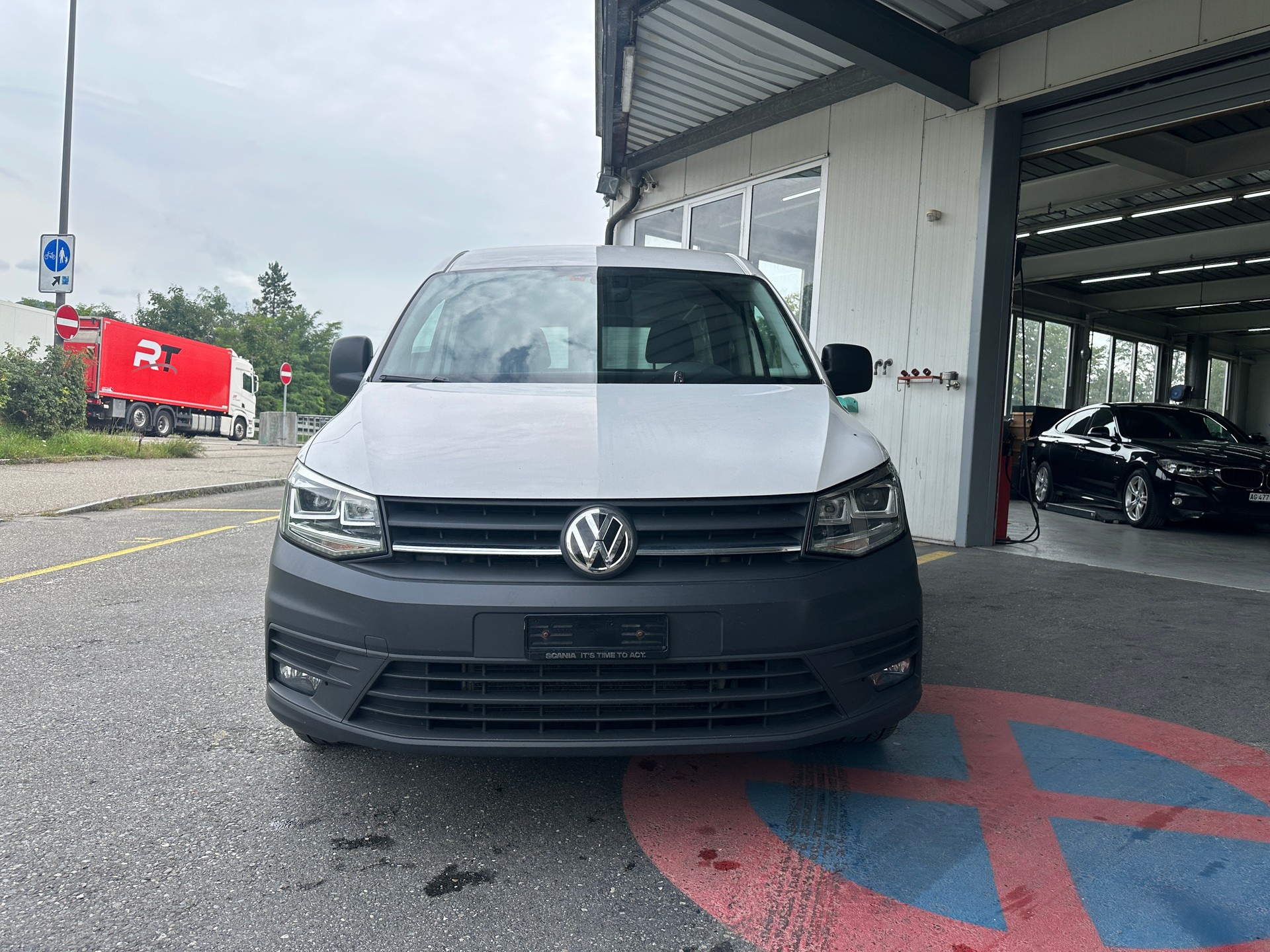 VW Caddy Maxi 2.0TDI BlueMotion Technology DSG-image-8