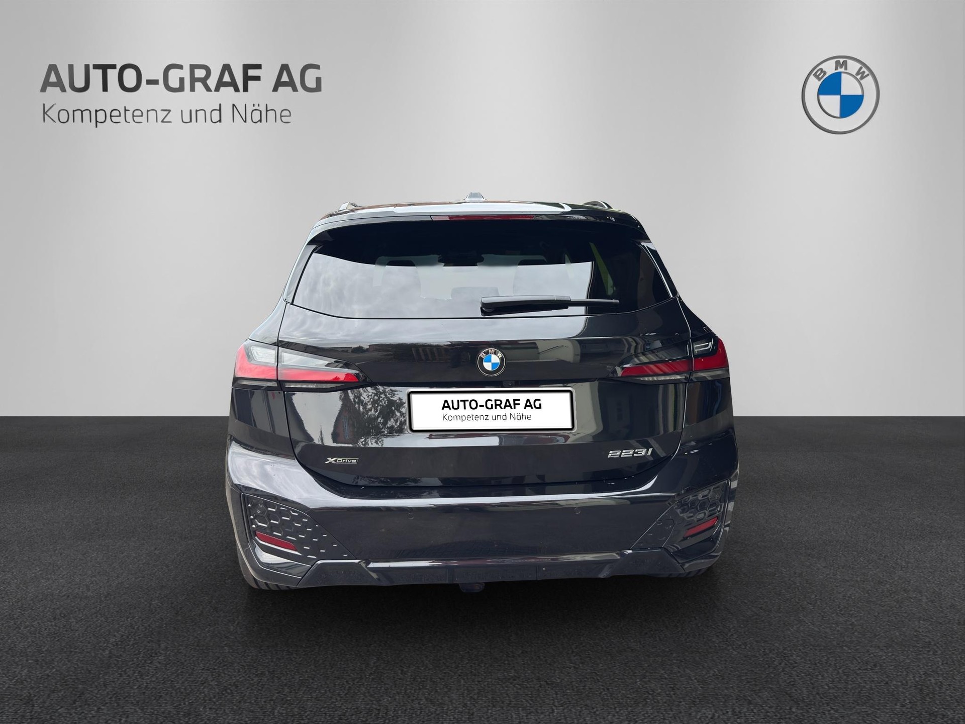 BMW 223 Active Tourer 223i xDrive Active Tourer M Sport-image-9