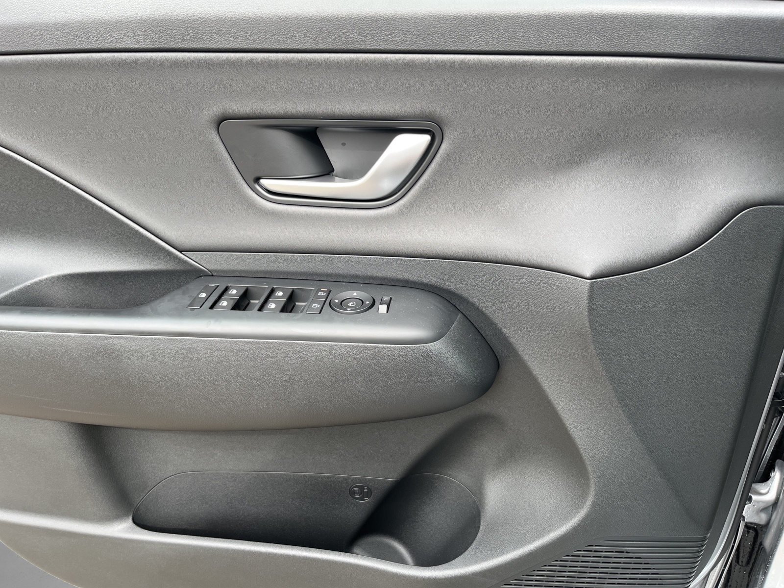 HYUNDAI Kona EV 65.4 kWh Amplia-image-12