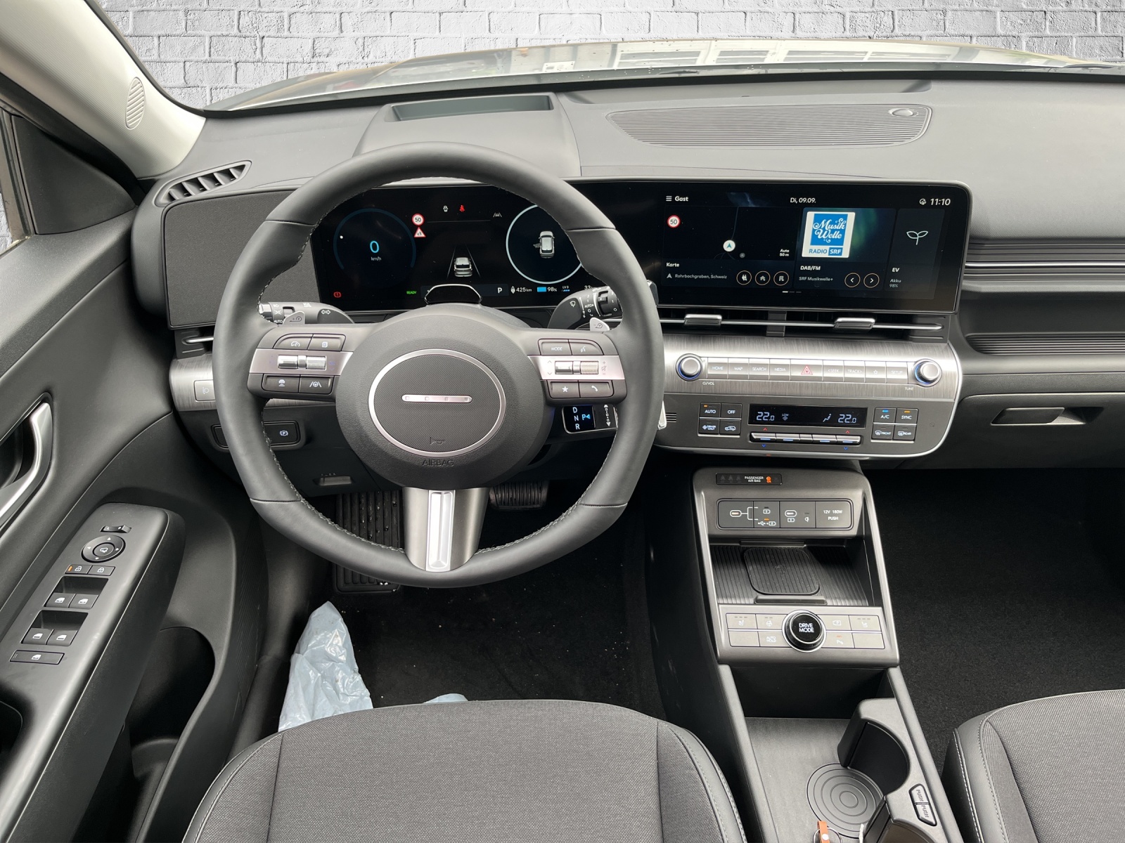 HYUNDAI Kona EV 65.4 kWh Amplia-image-13