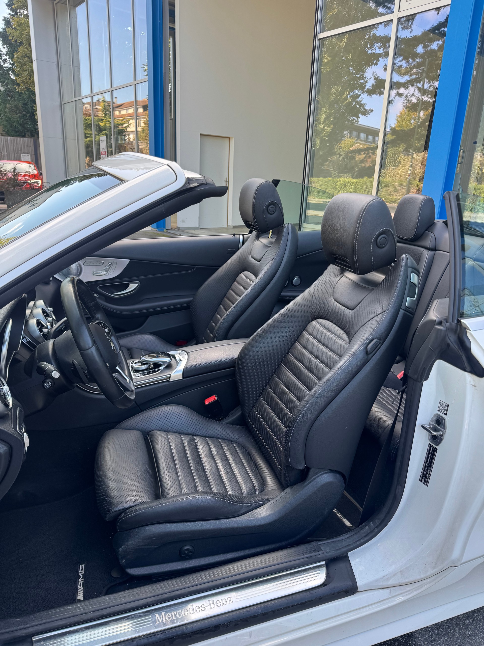 MERCEDES-BENZ C 200 AMG Line Cabriolet 4Matic 9G-Tronic-image-6