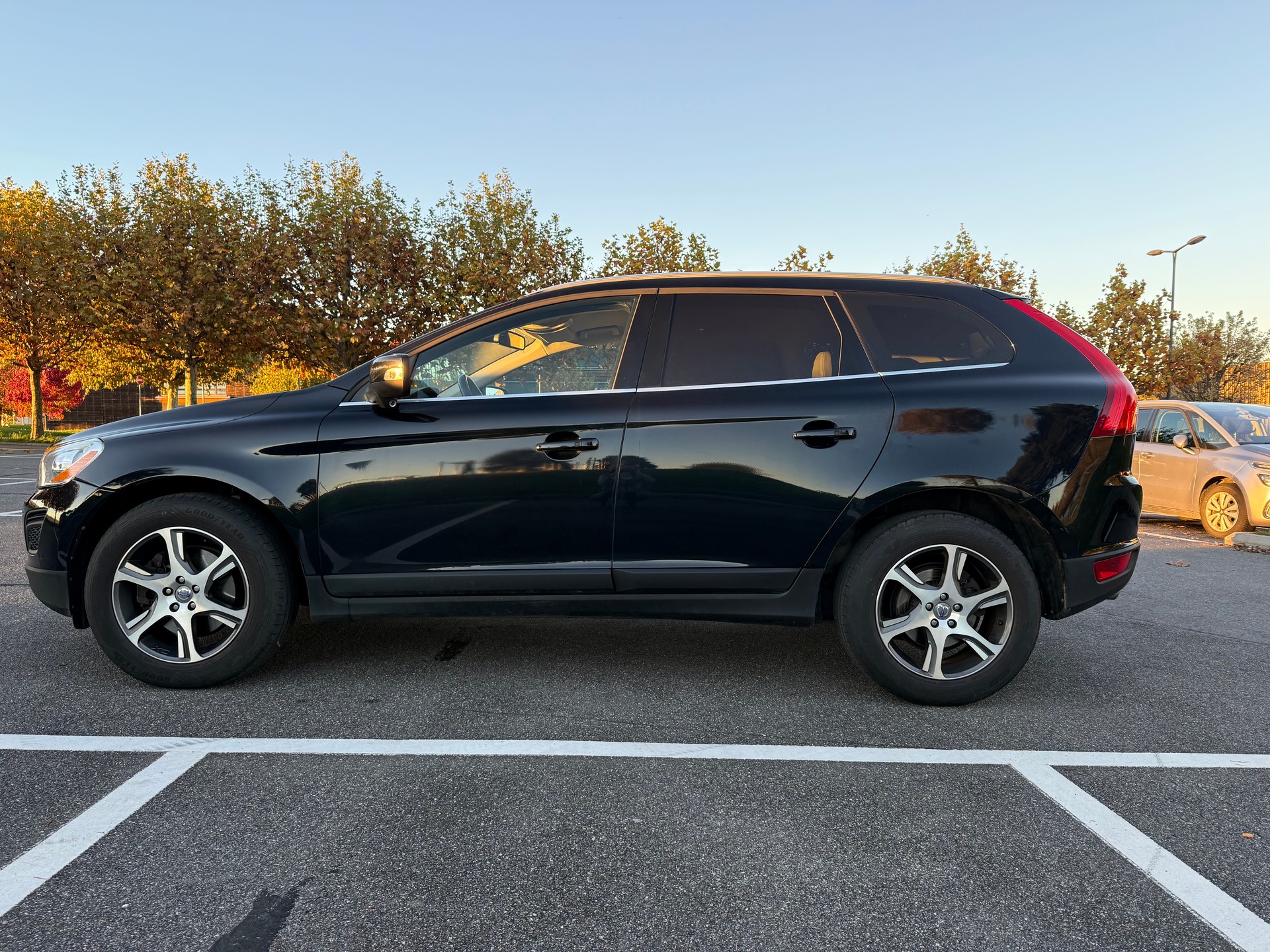 VOLVO XC60 D5 AWD Summum-image-3