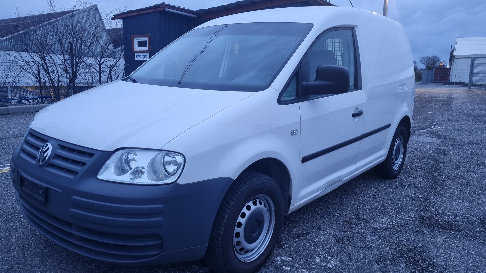 VW Caddy 1.4-image-3