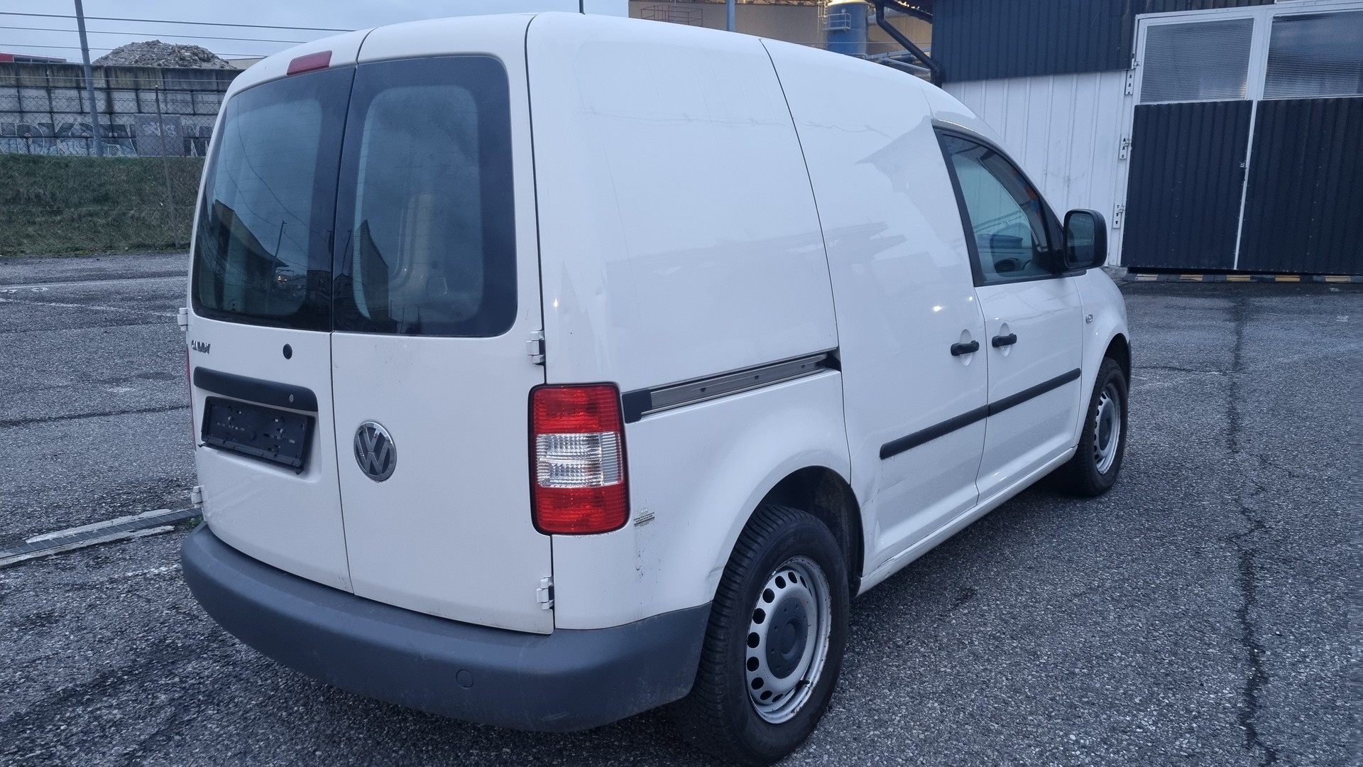 VW Caddy 1.4-image-2