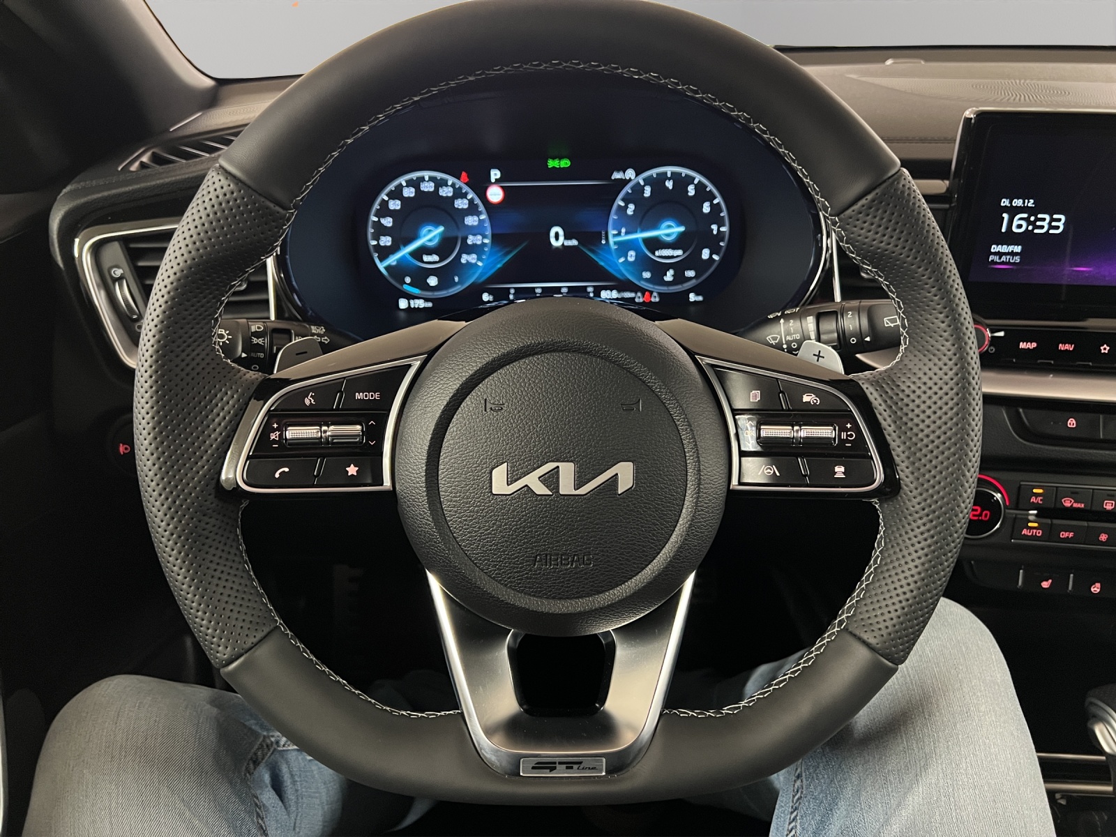 KIA Ceed SW 1.5 T MHEV GT-Line-image-6