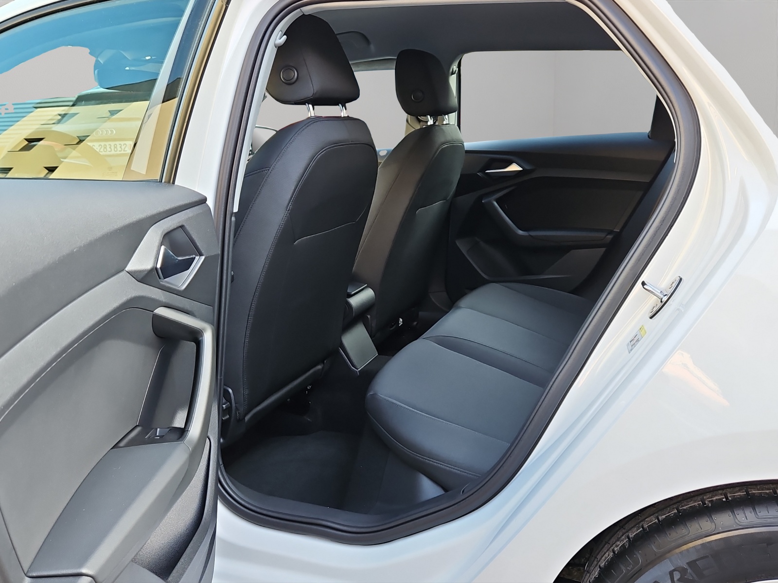 AUDI A1 Sportback 30 TFSI Attraction S-tronic-image-8