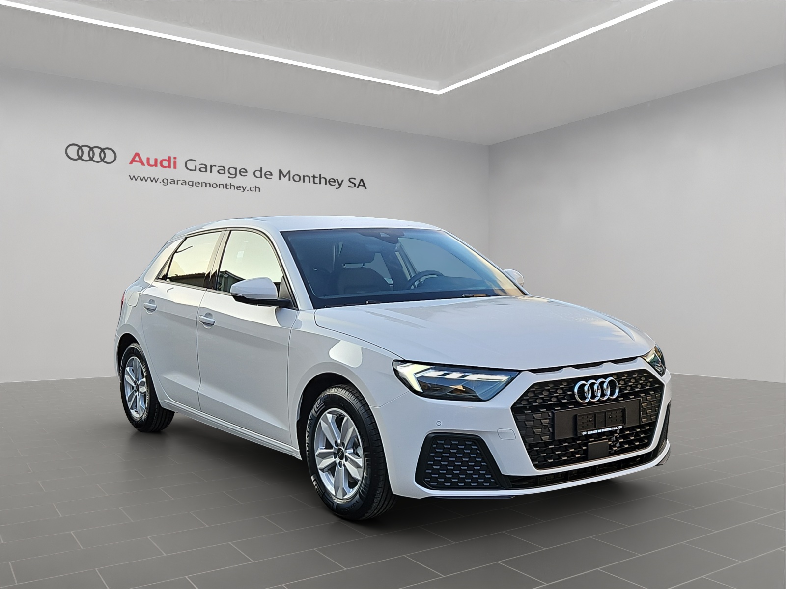 AUDI A1 Sportback 30 TFSI Attraction S-tronic-image-2