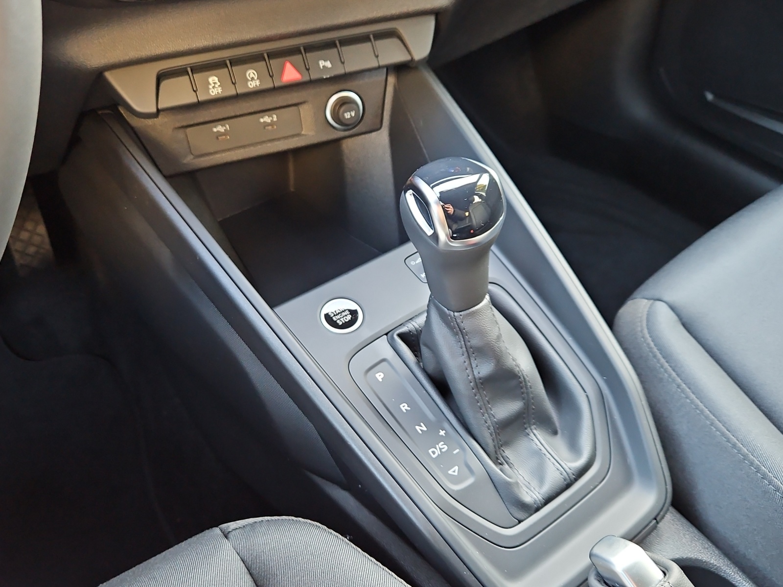 AUDI A1 Sportback 30 TFSI Attraction S-tronic-image-13