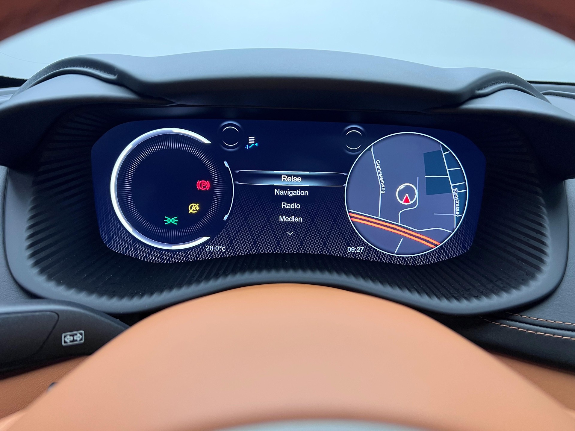 ASTON MARTIN DBX 4.0 V8 Bi-Turbo-image-11