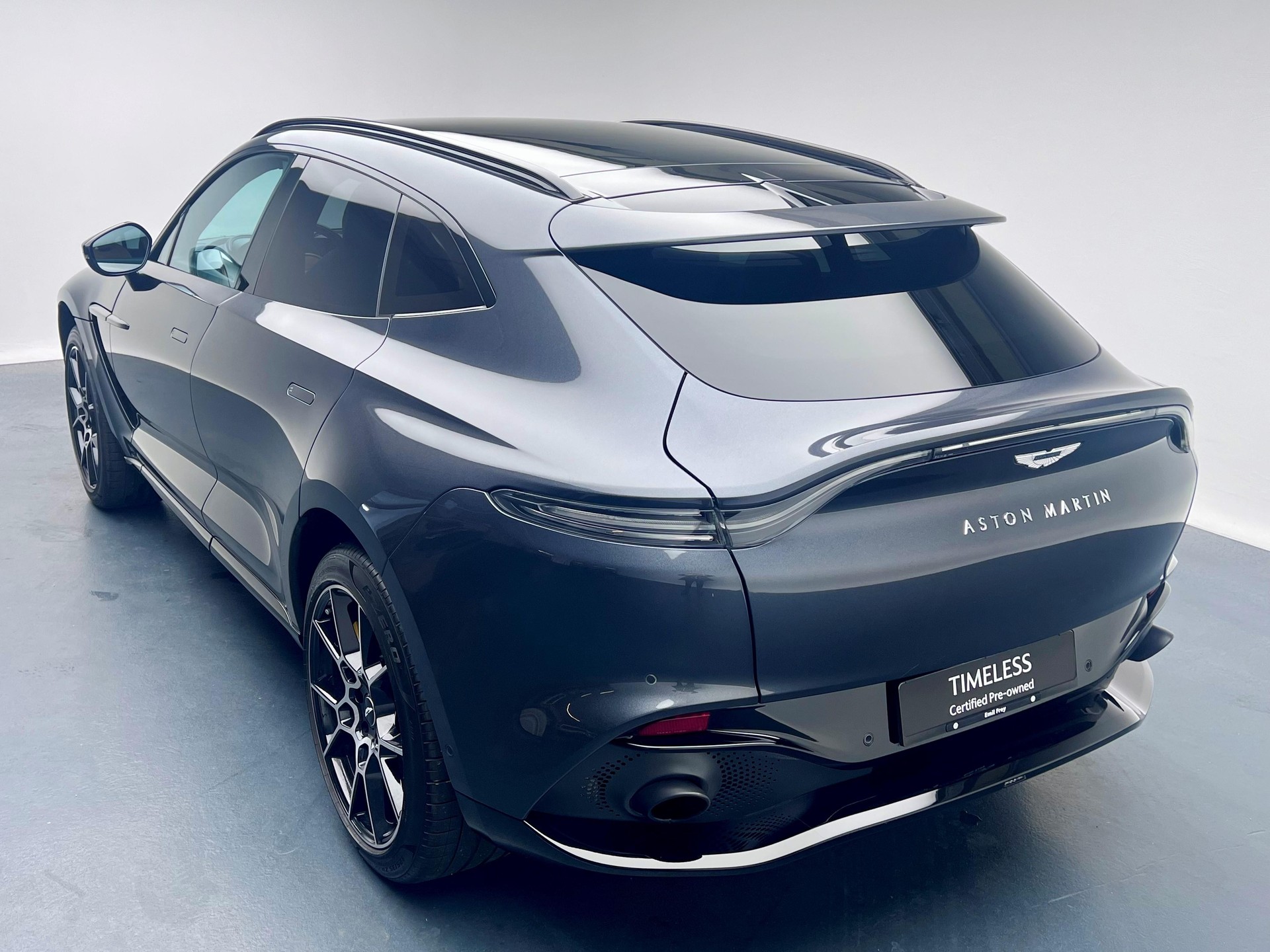 ASTON MARTIN DBX 4.0 V8 Bi-Turbo-image-1