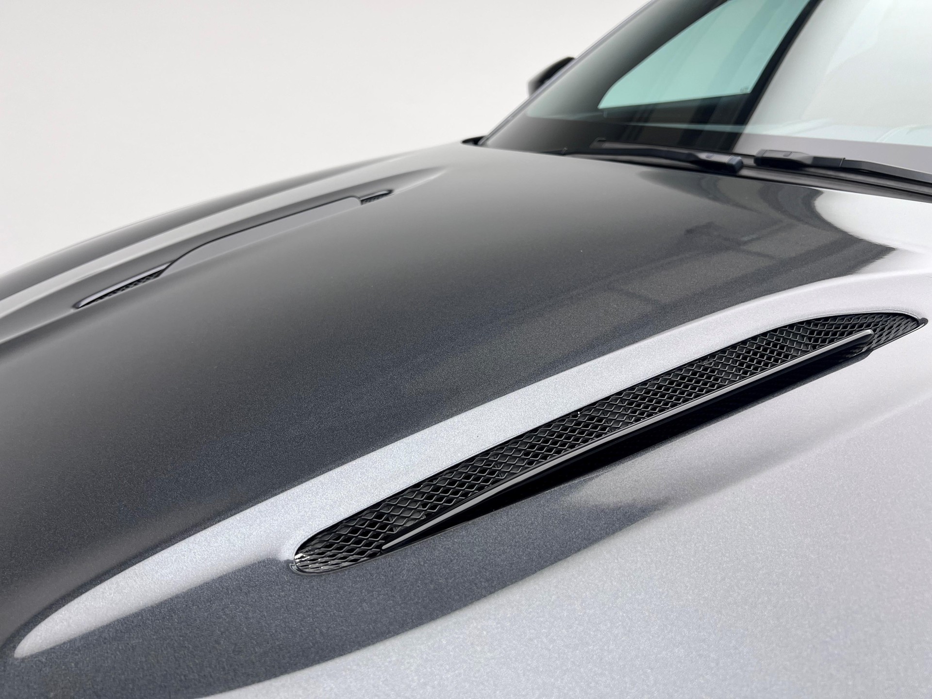 ASTON MARTIN DBX 4.0 V8 Bi-Turbo-image-21