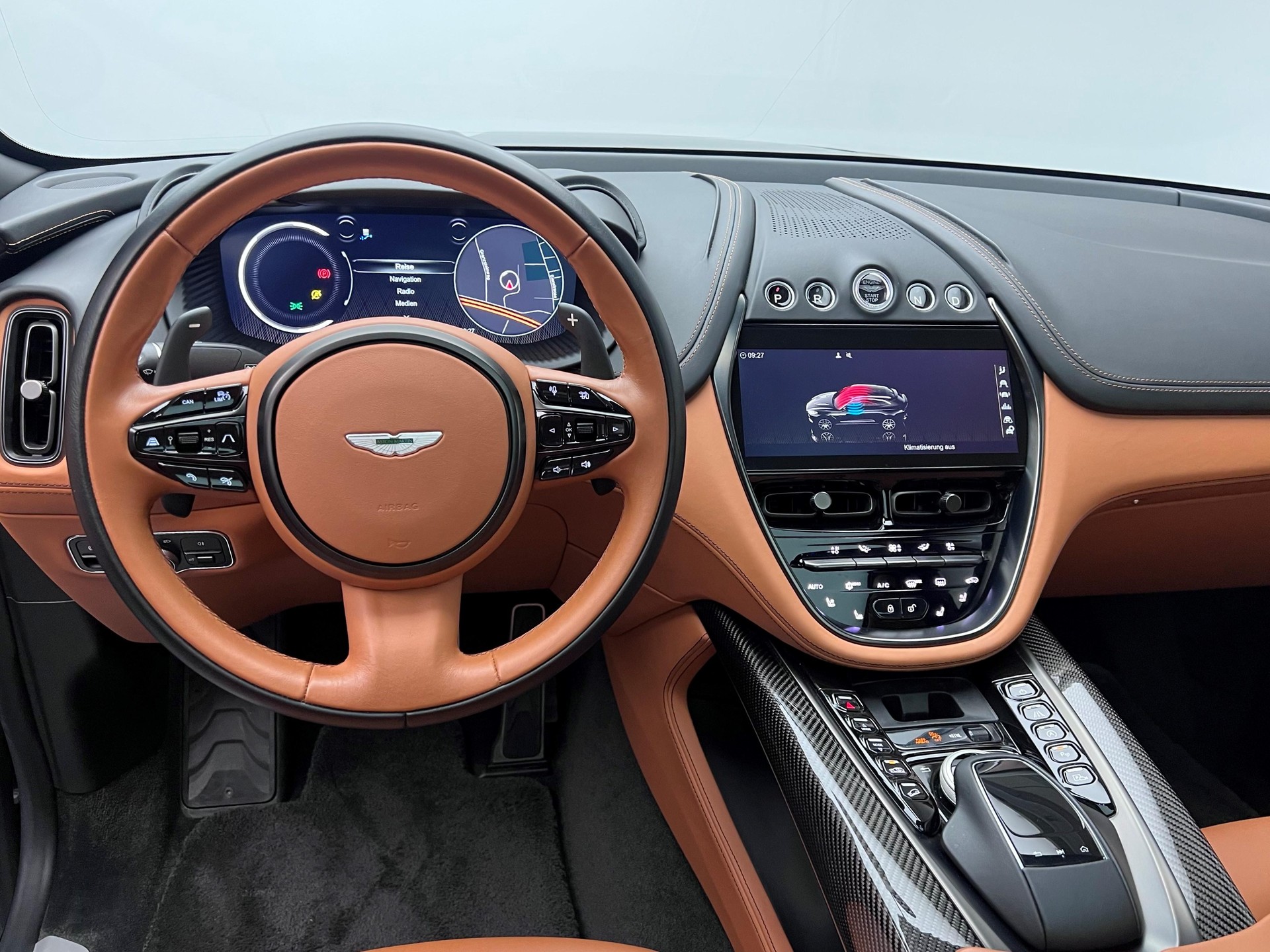 ASTON MARTIN DBX 4.0 V8 Bi-Turbo-image-3