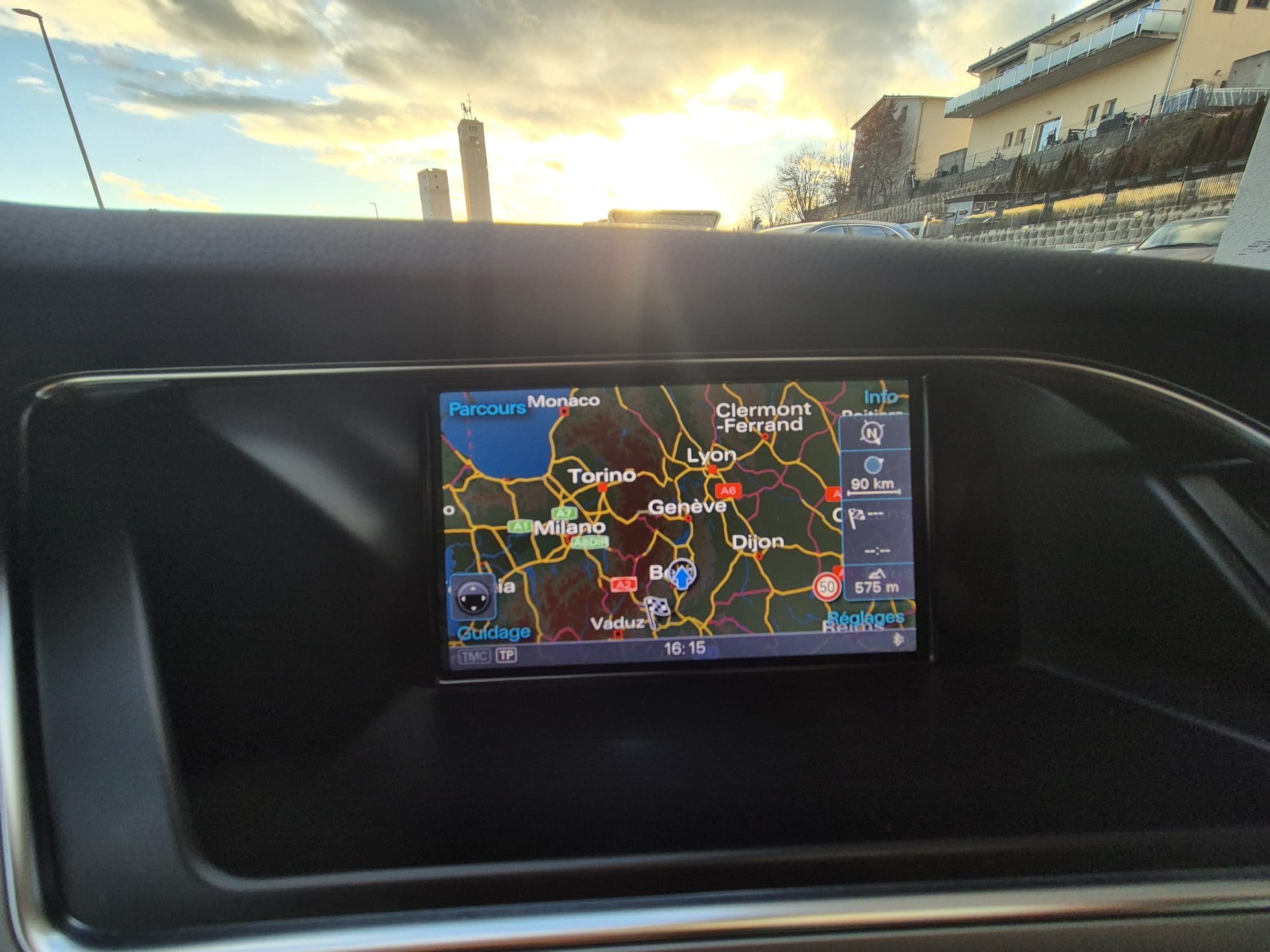 AUDI A4 Avant 3.0 TDI quattro S-tronic-image-12