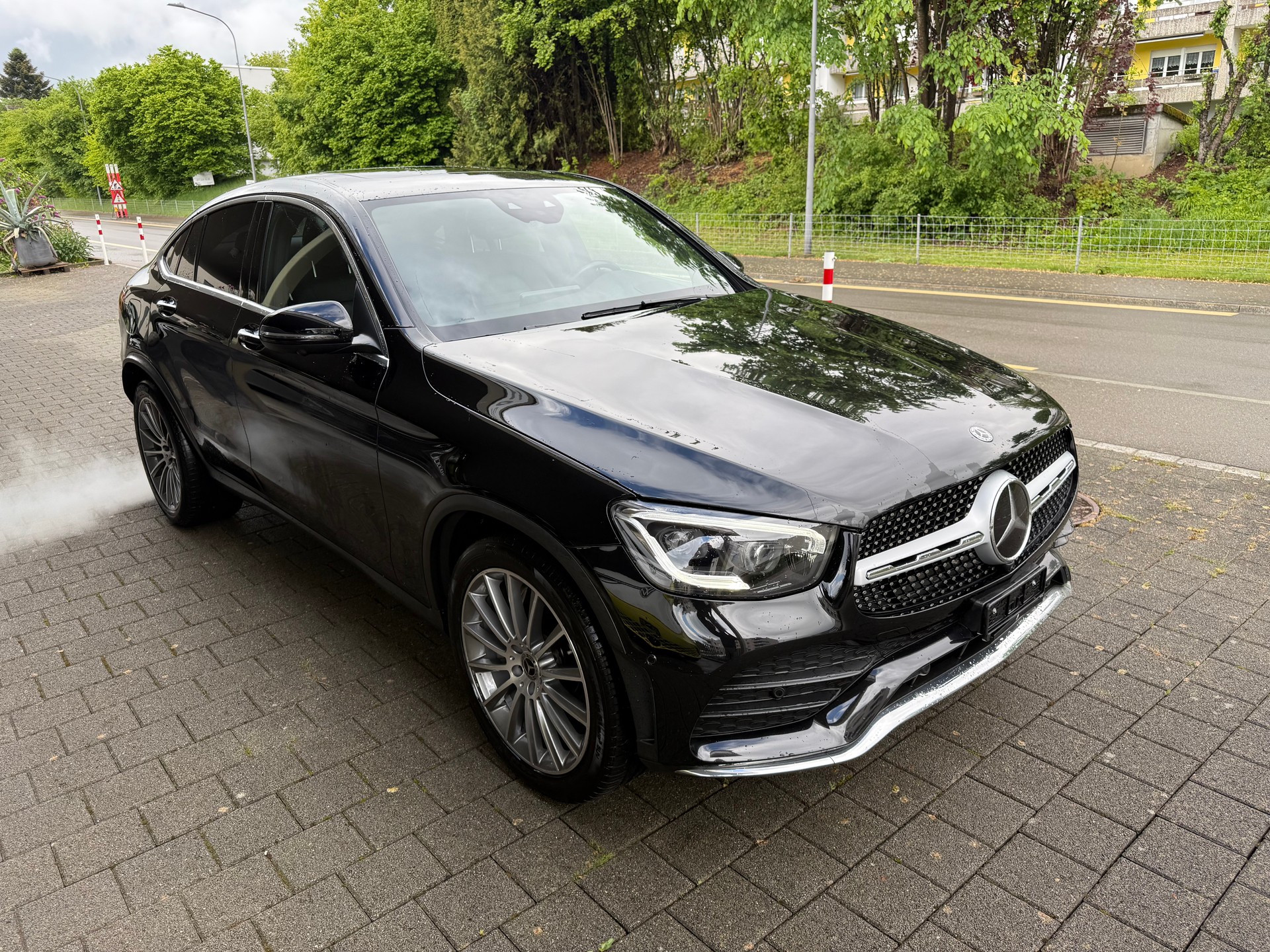 MERCEDES-BENZ GLC Coupé 300 AMG Line 4Matic 9G-Tronic-image-2