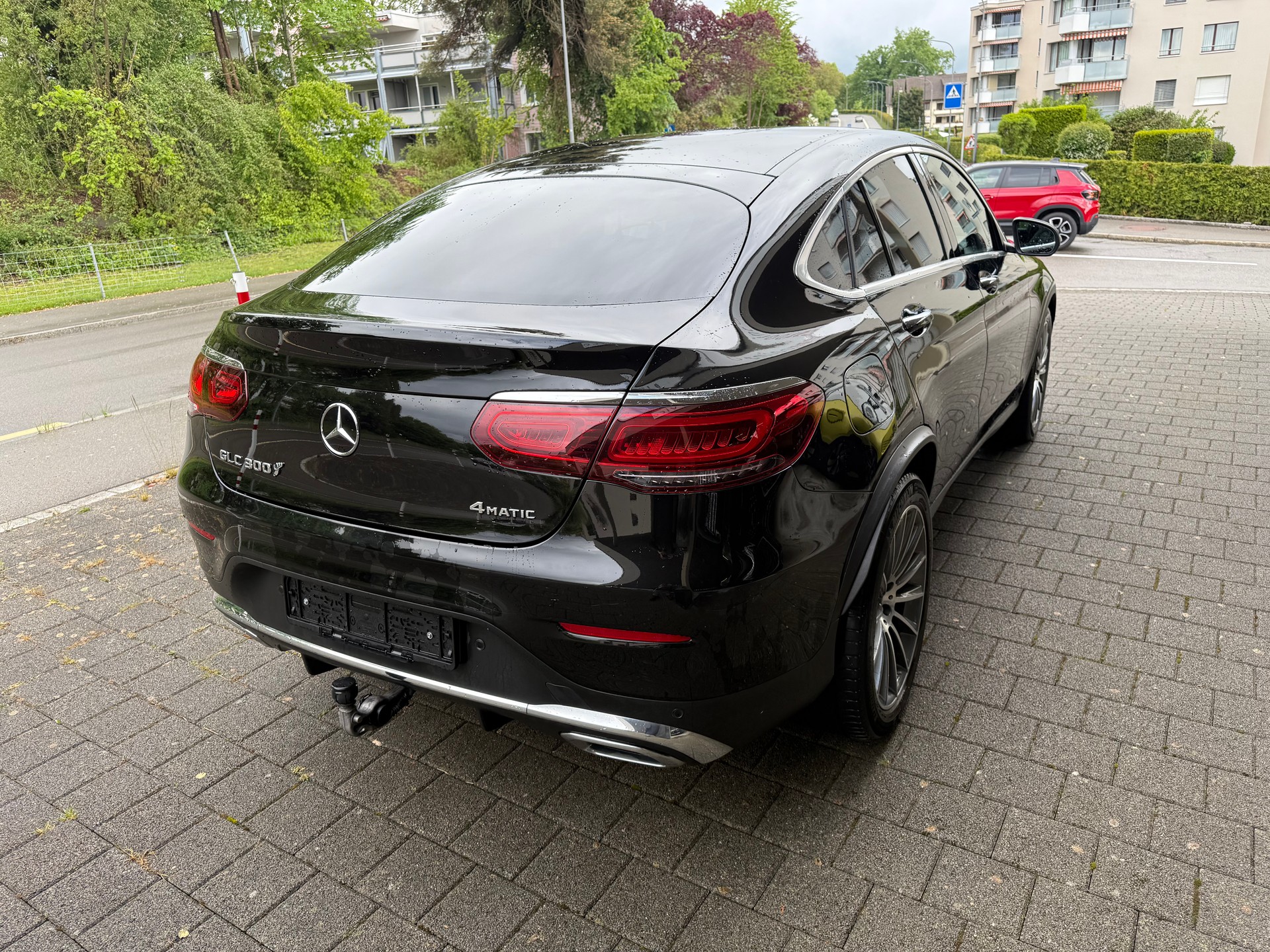 MERCEDES-BENZ GLC Coupé 300 AMG Line 4Matic 9G-Tronic-image-11