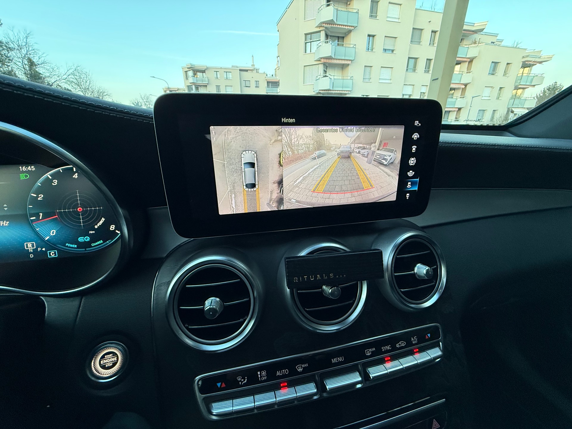 MERCEDES-BENZ GLC Coupé 300 AMG Line 4Matic 9G-Tronic-image-6