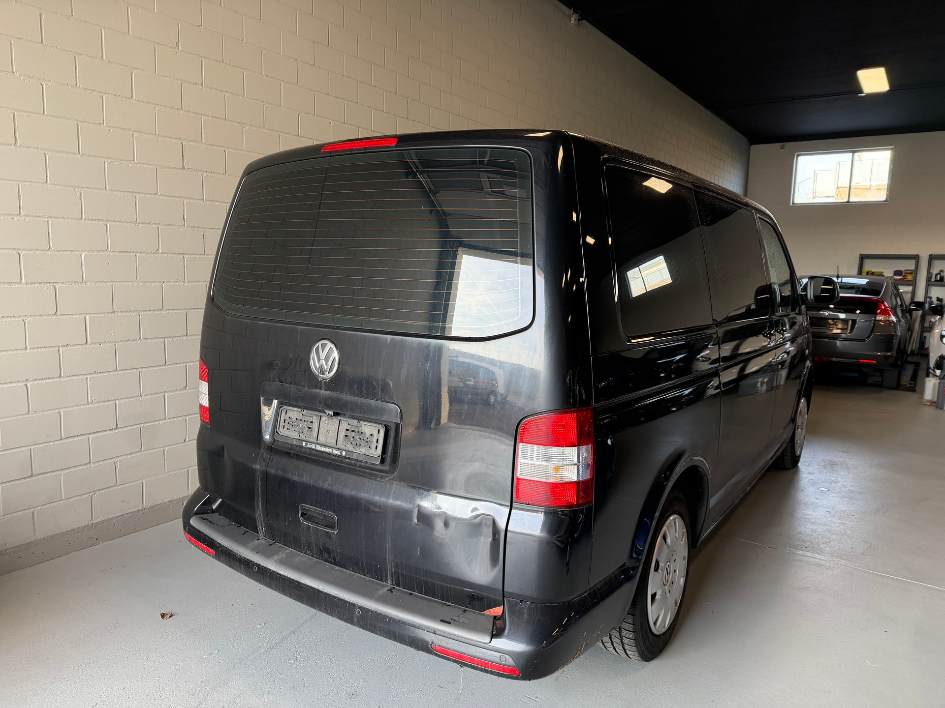 VW T5 2.0 TDI Leichenwagen-image-3
