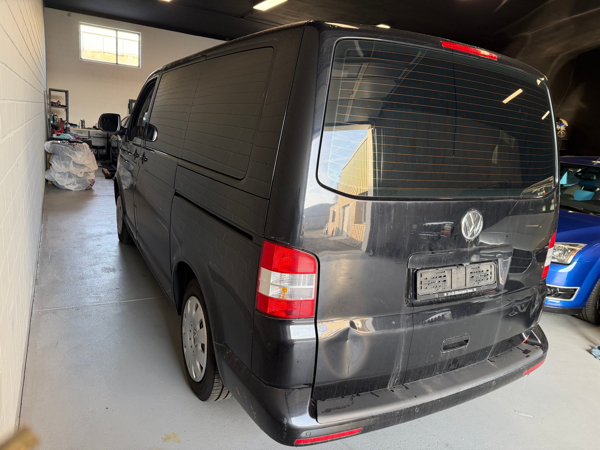 VW T5 2.0 TDI Leichenwagen-image-5