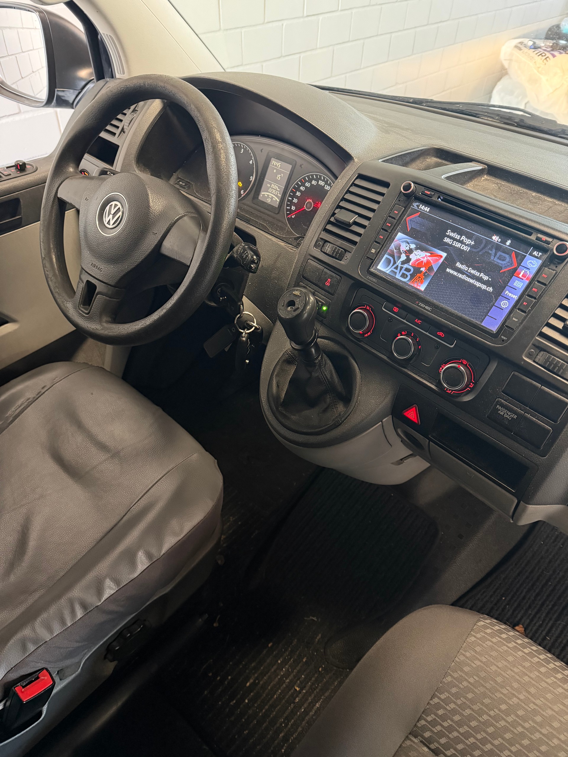 VW T5 2.0 TDI Leichenwagen-image-11