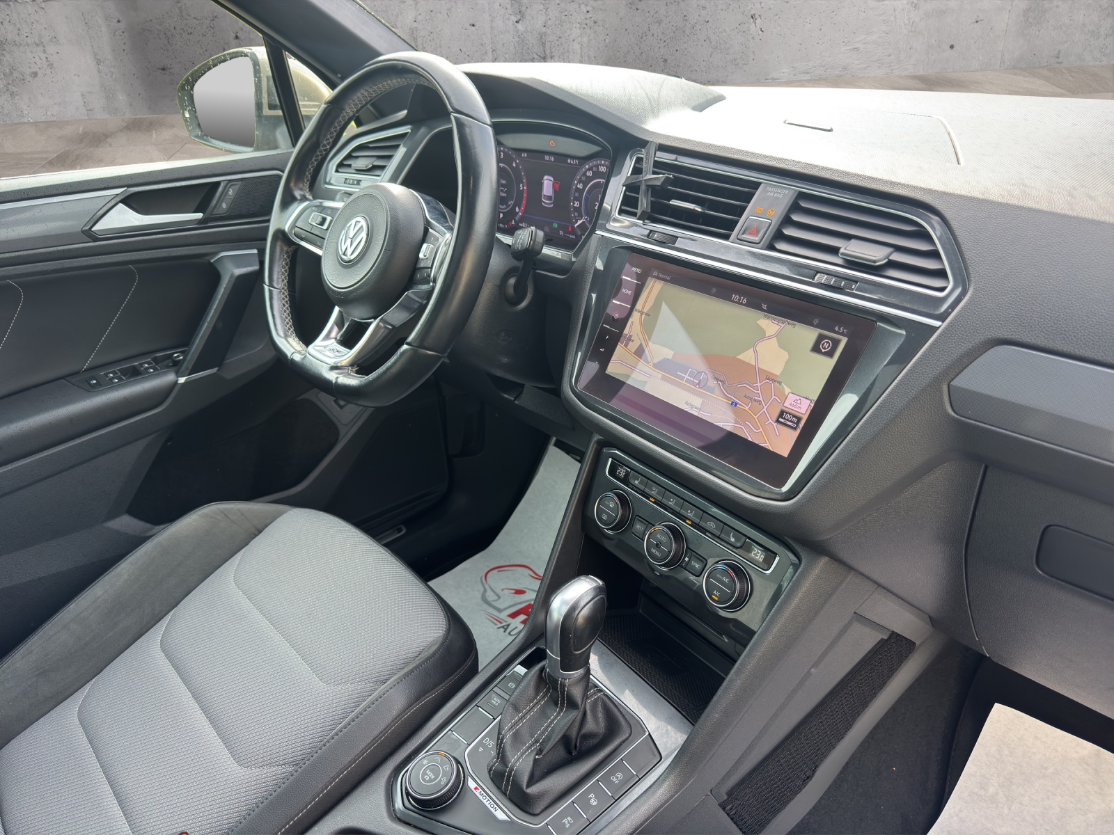 VW Tiguan 2.0 TDI SCR Highline4Motion DSG-image-12