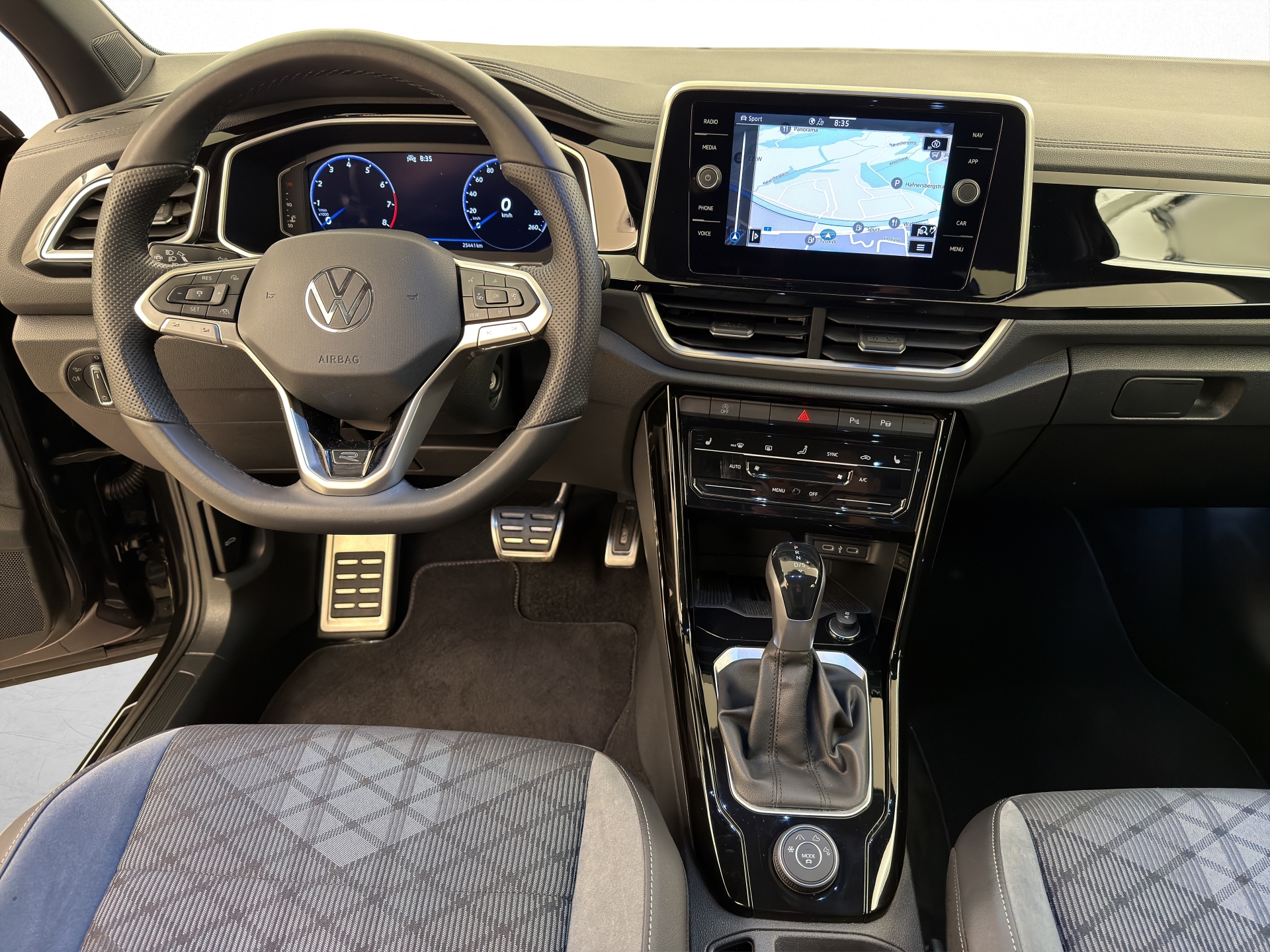 VW T-Roc 2.0 TSI R-Line DSG 4motion-image-5