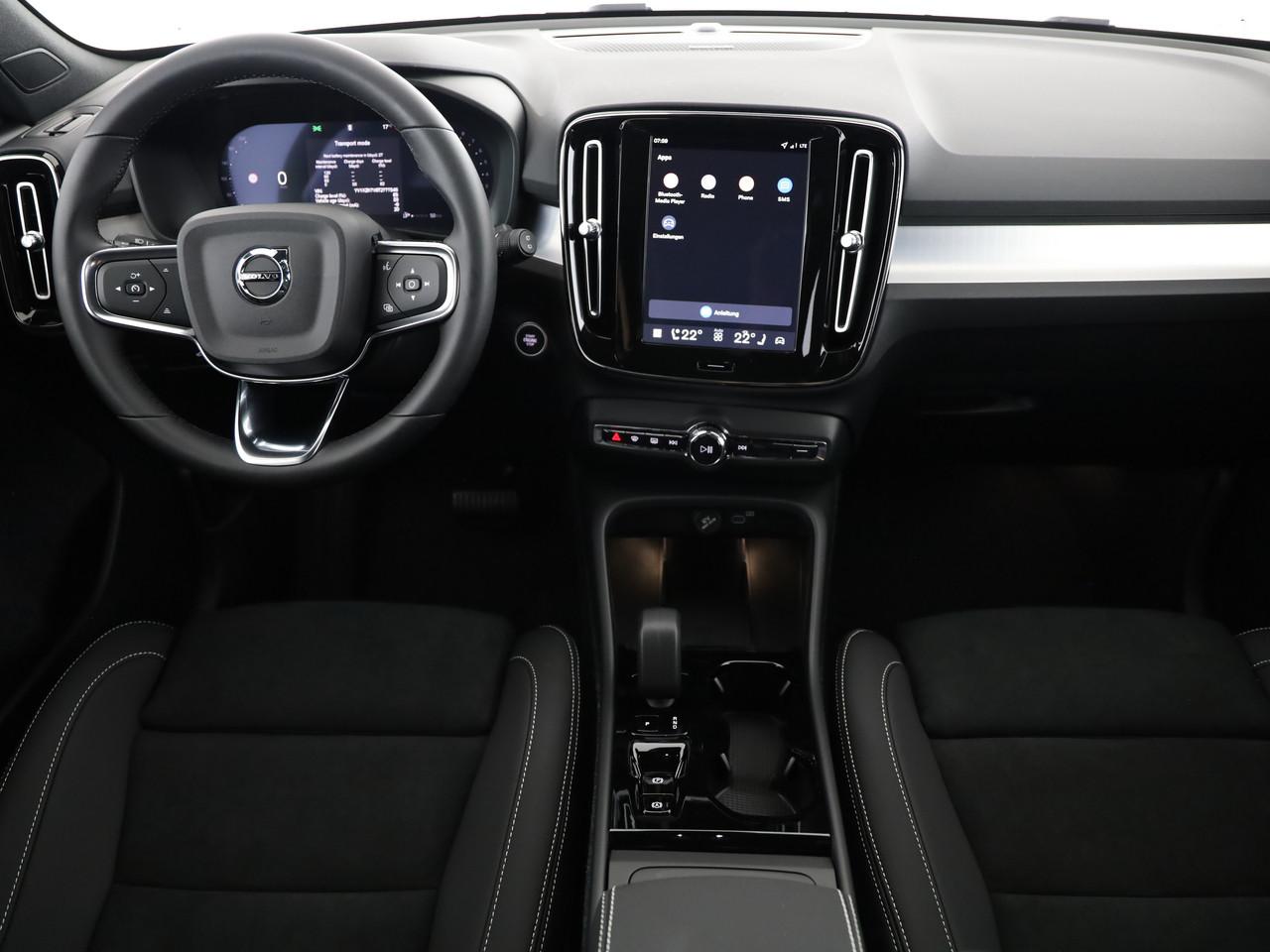 VOLVO XC40 2.0 B3 MH Plus Dark-image-13