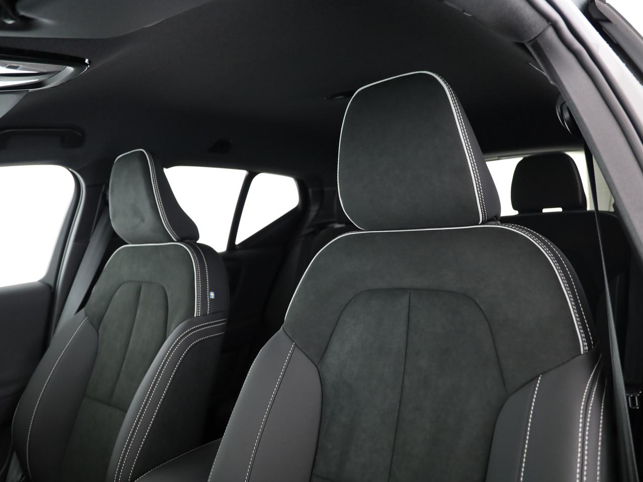 VOLVO XC40 2.0 B3 MH Plus Dark-image-6