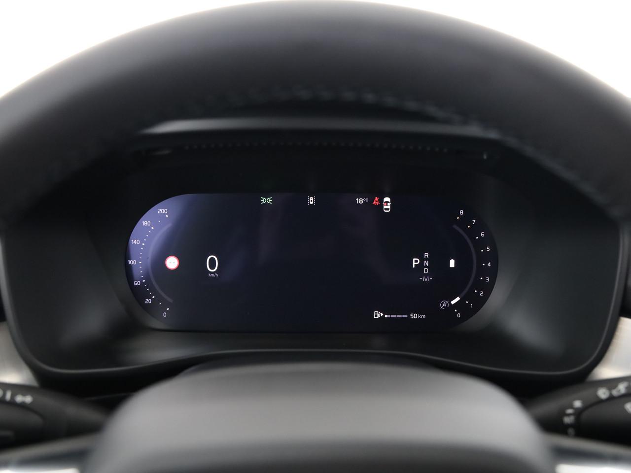 VOLVO XC40 2.0 B3 MH Plus Dark-image-18