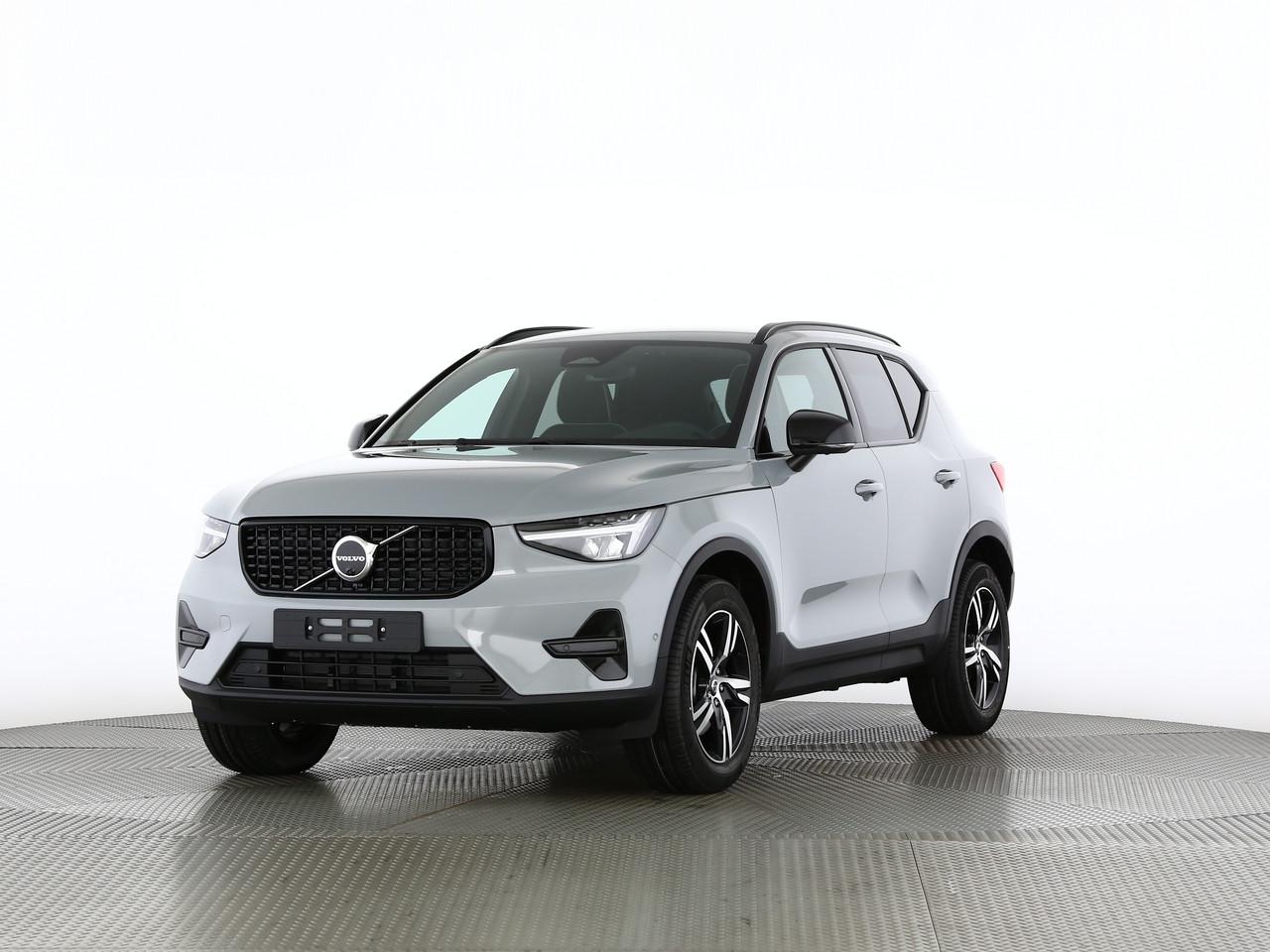 VOLVO XC40 2.0 B3 MH Plus Dark-image-0