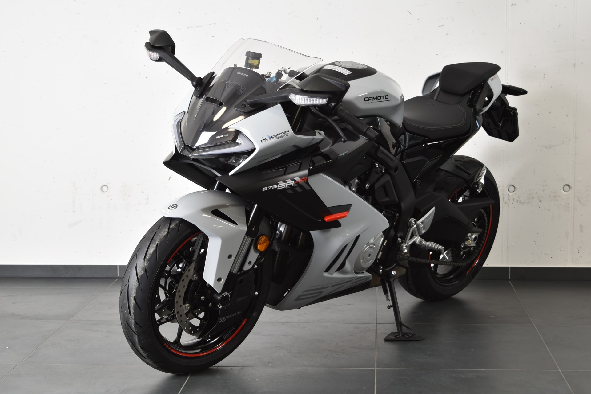 CF MOTO 675 SR-R-showroom-element-1