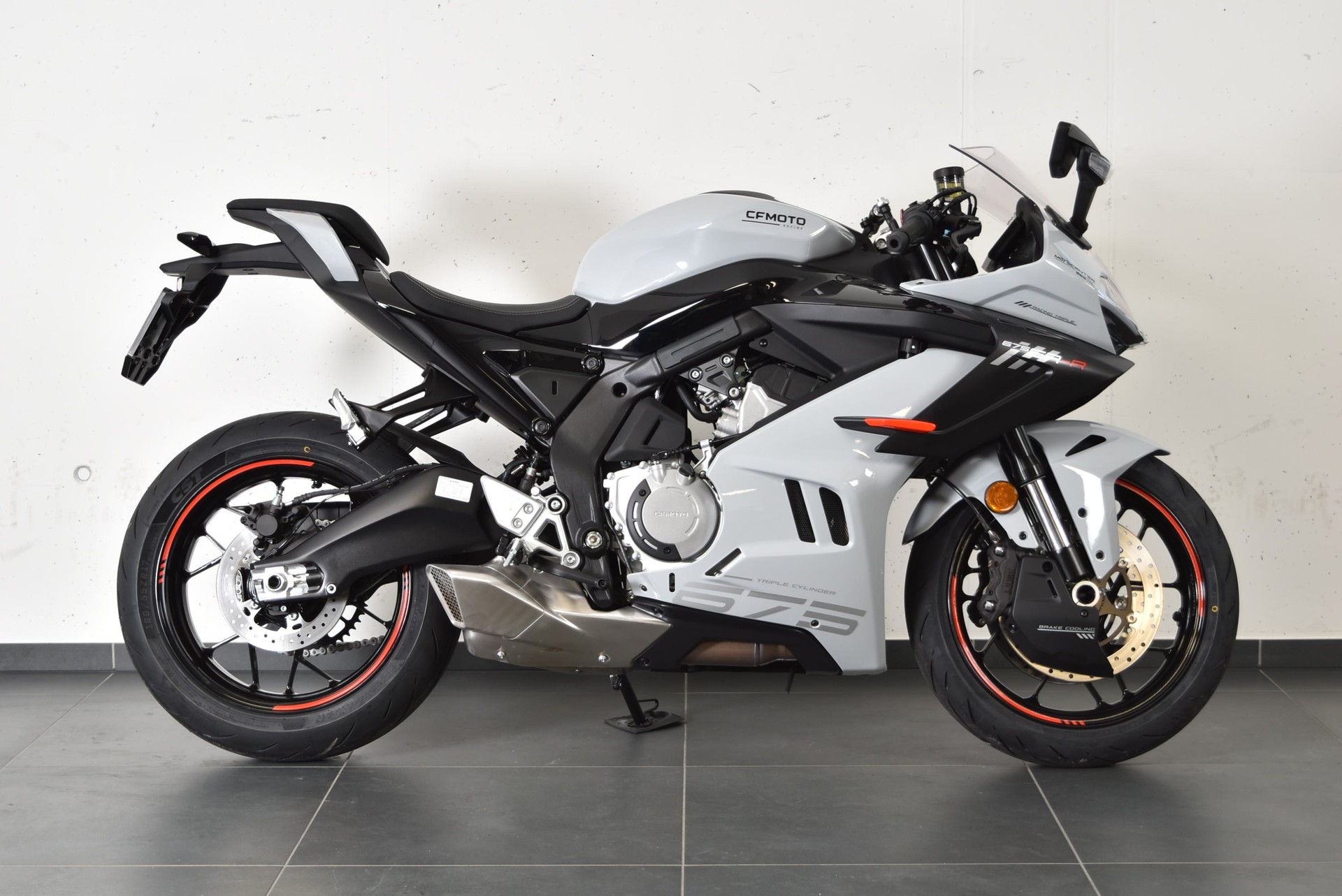 CF MOTO 675 SR-R-showroom-element-3