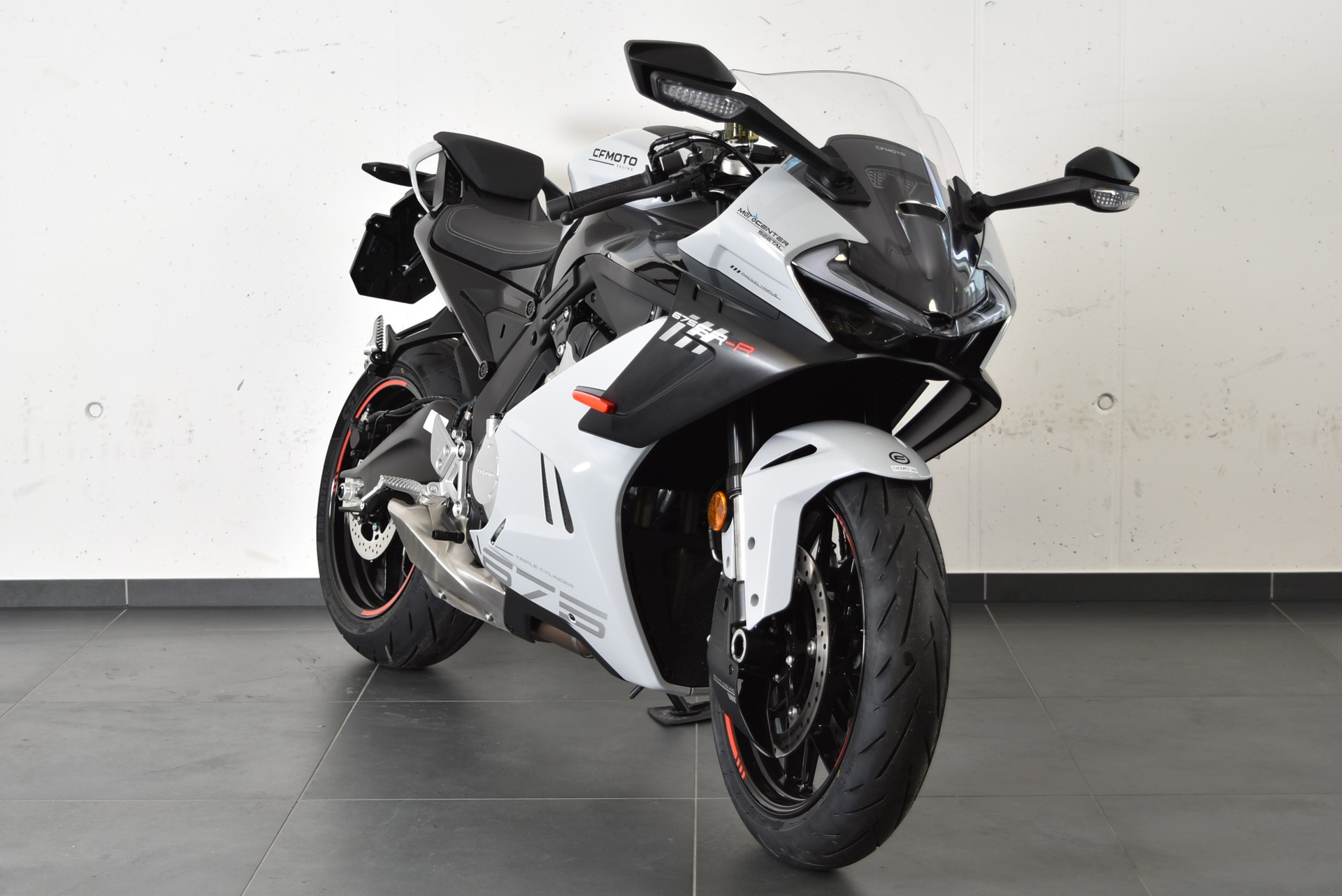 CF MOTO 675 SR-R-showroom-element-2
