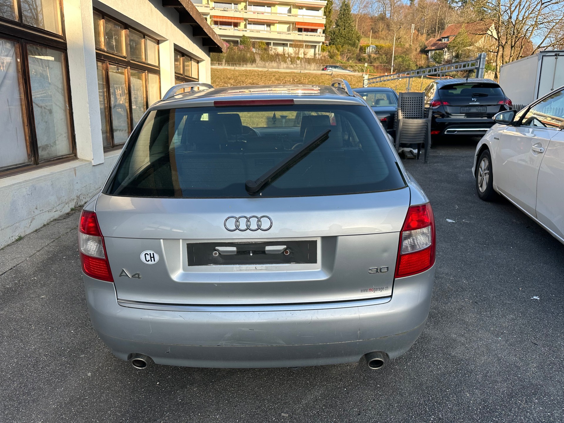 AUDI A4 Avant 3.0 V6-image-3