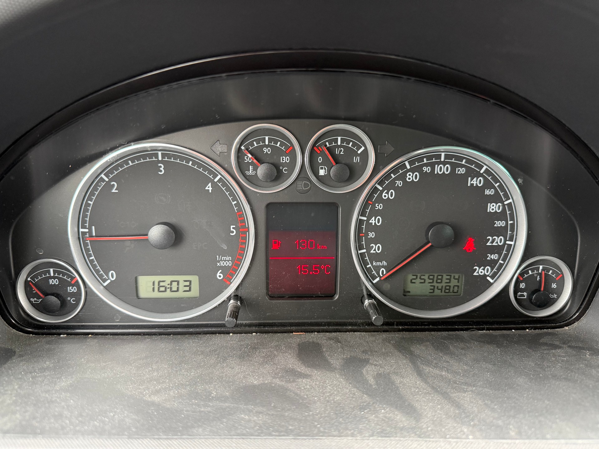 SEAT Alhambra 1.9 TDI Sport 4x4-image-12