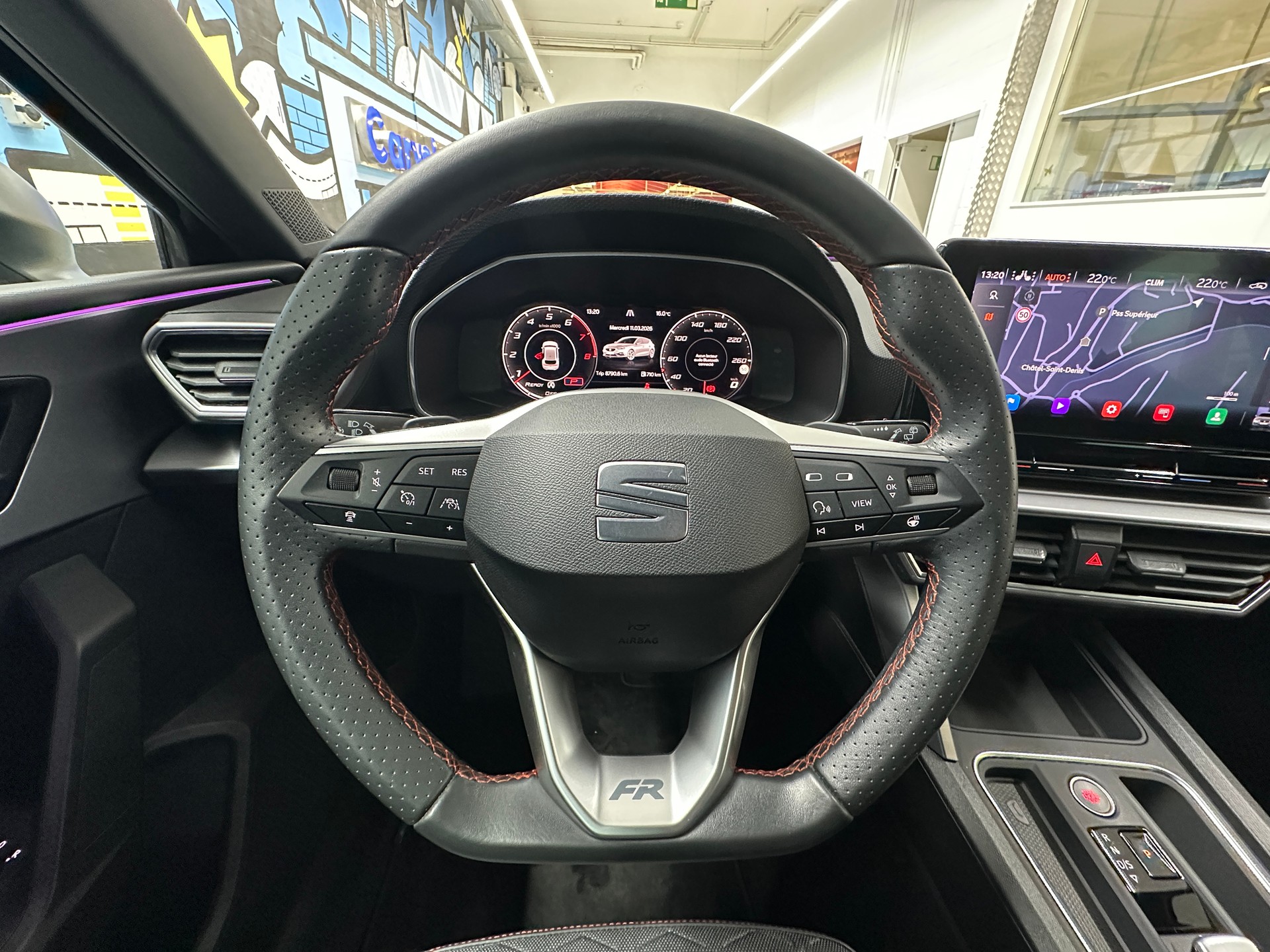 SEAT Leon 1.5 eTSI mHEV DSG FR-image-10