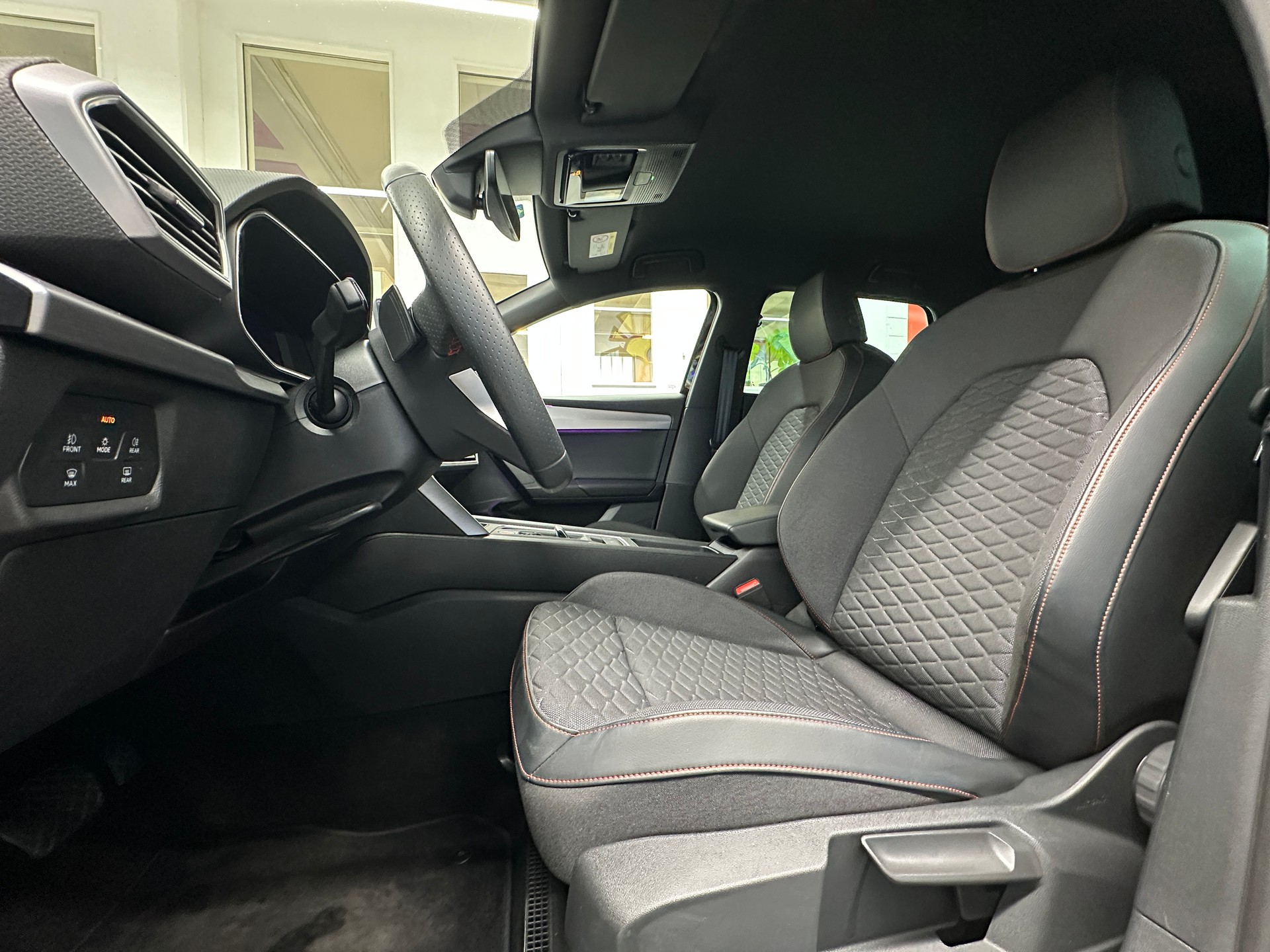 SEAT Leon 1.5 eTSI mHEV DSG FR-image-7