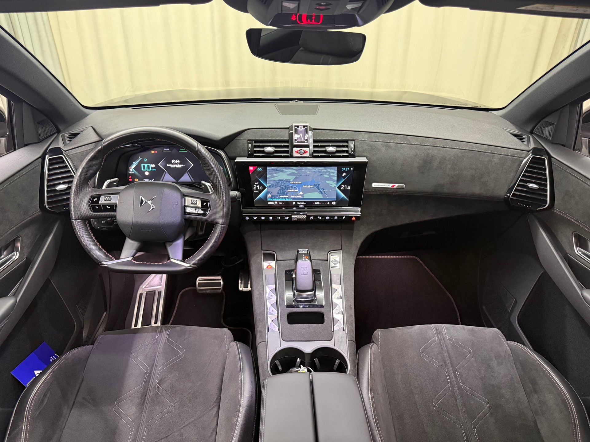 DS AUTOMOBILES DS 7 Crossback E-Tense 300 Performance Line-image-7