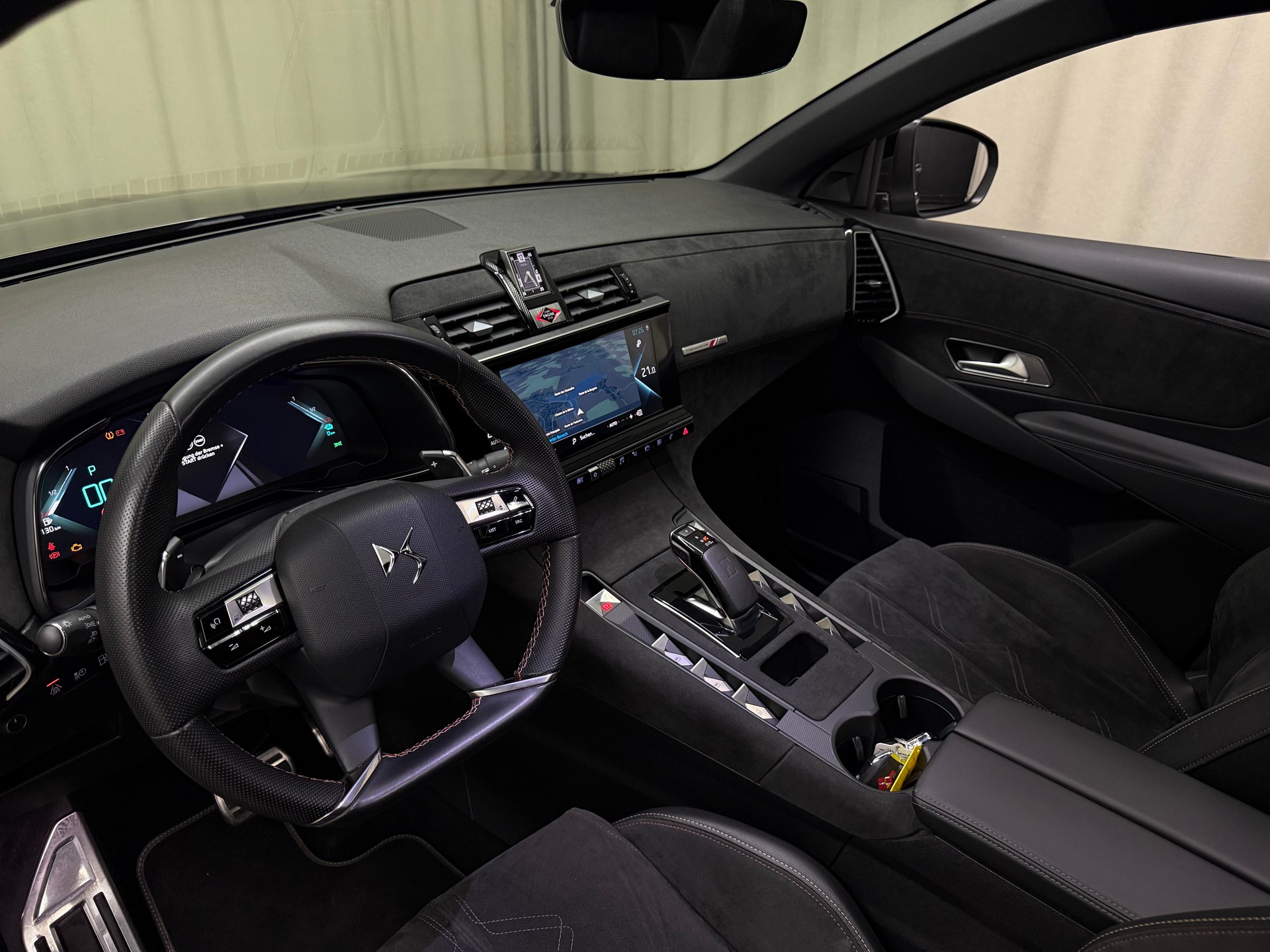 DS AUTOMOBILES DS 7 Crossback E-Tense 300 Performance Line-image-6