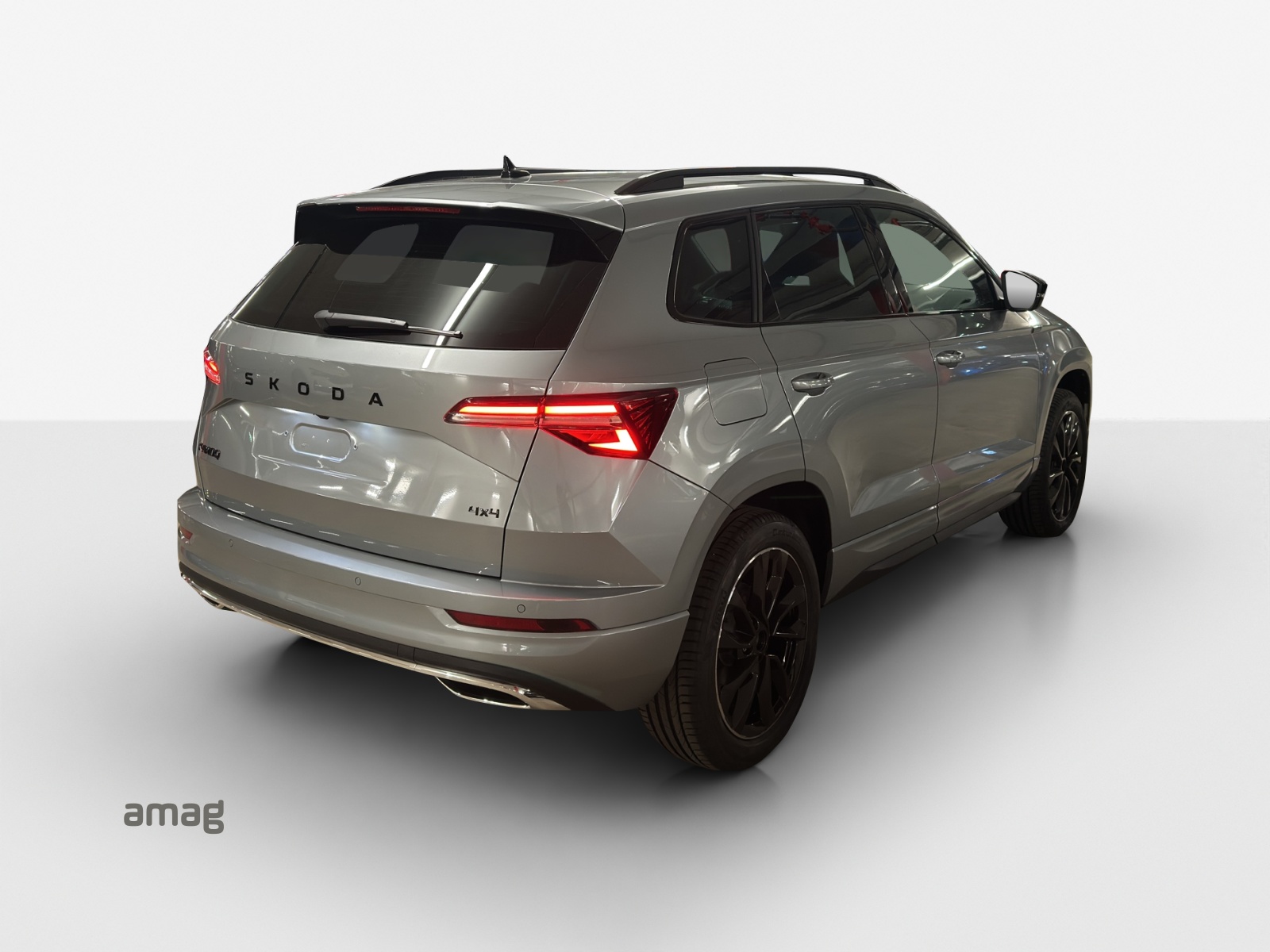 SKODA Karoq 2.0 TSI SportLine 4x4 DSG-image-4
