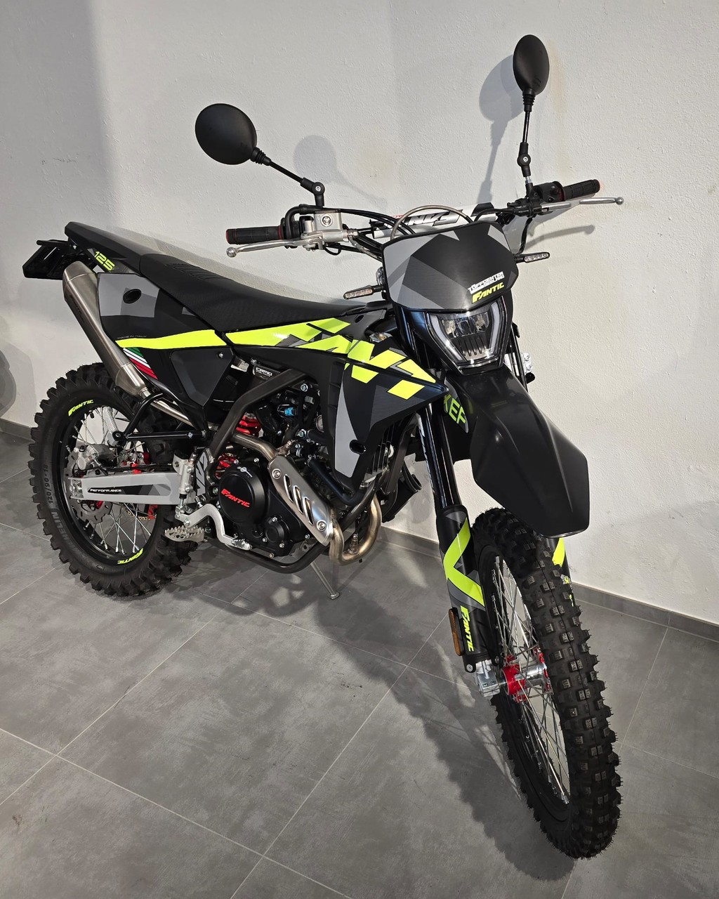 FANTIC Enduro 125 Performance-showroom-element-1