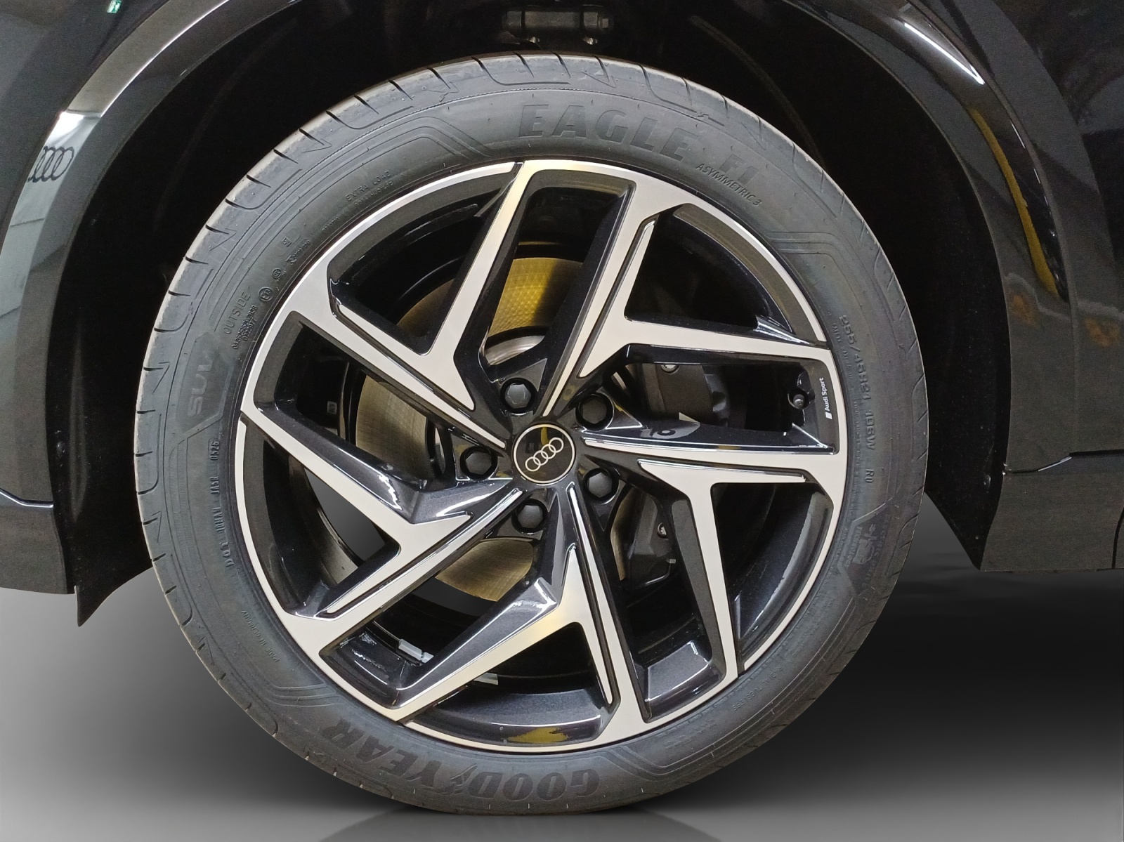 AUDI SQ6 e-tron quattro-image-15