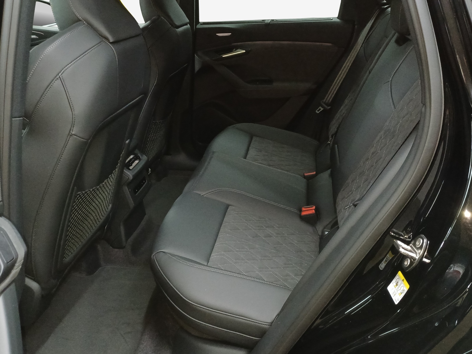 AUDI SQ6 e-tron quattro-image-11