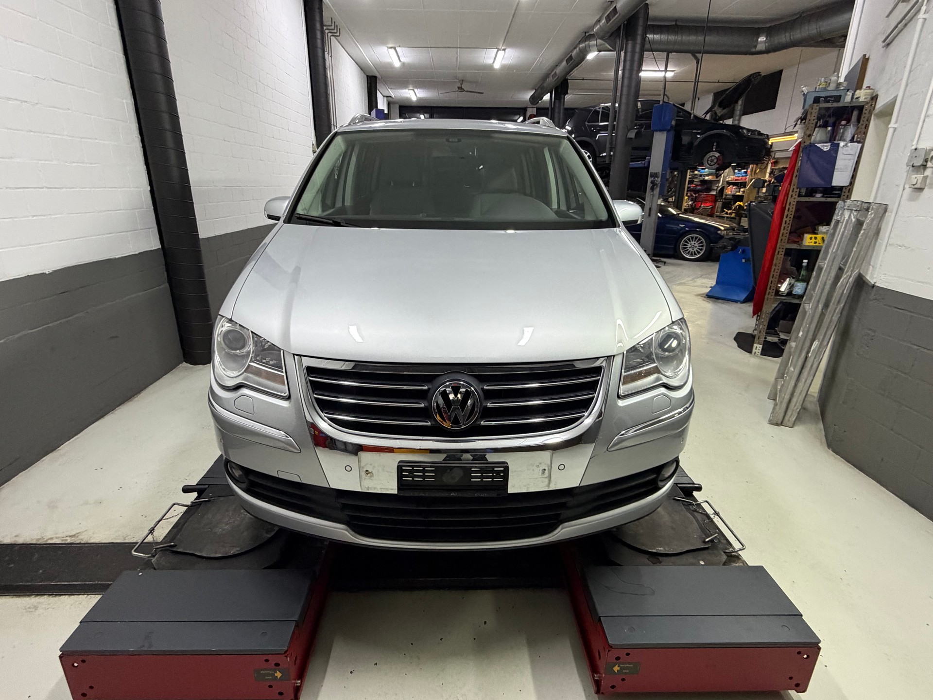VW Touran 1.4 TSI Highline DSG-image-1