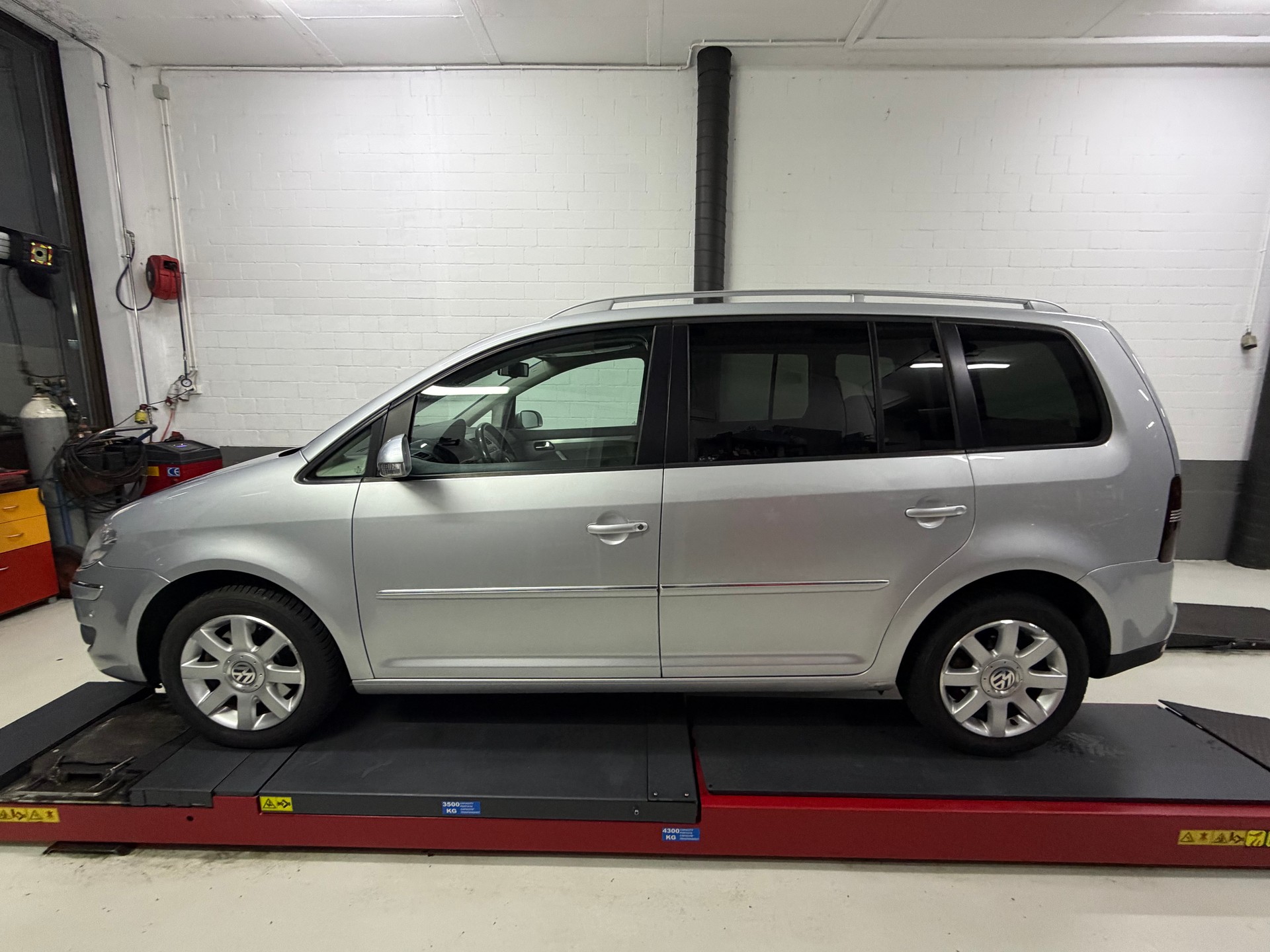 VW Touran 1.4 TSI Highline DSG-image-2