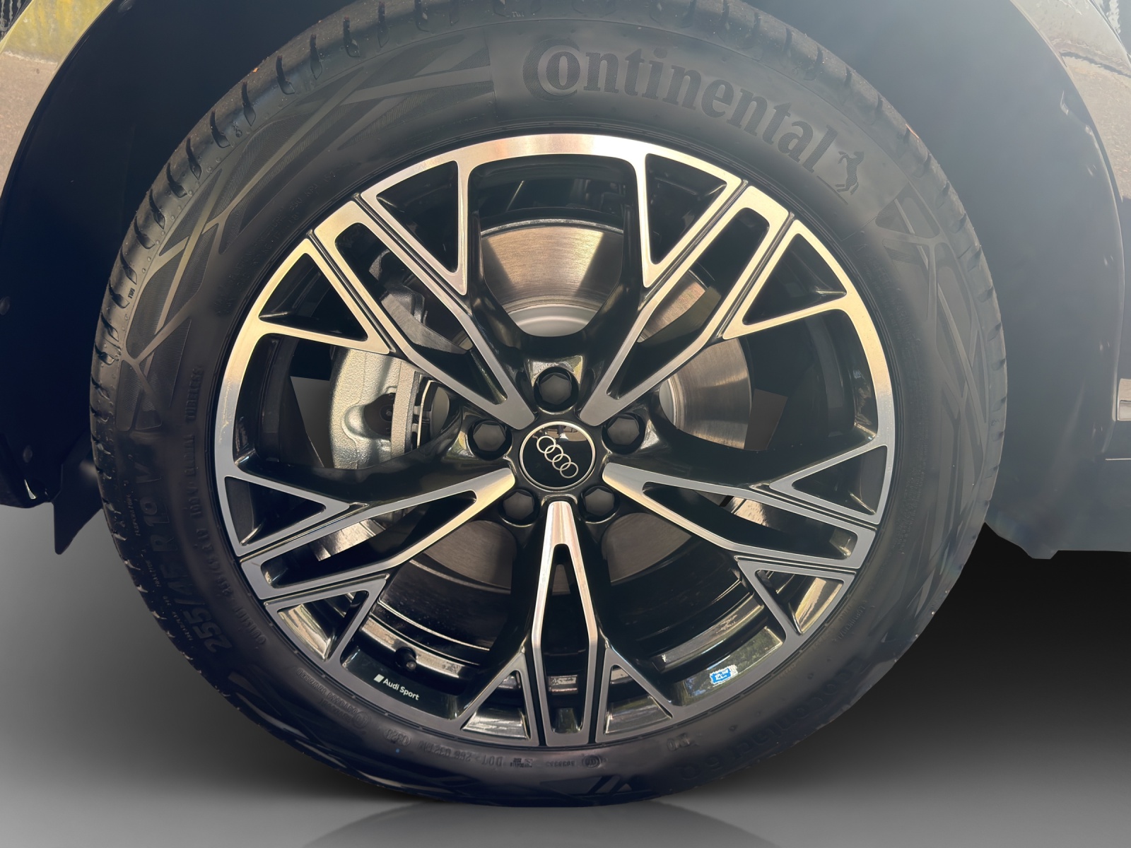 AUDI Q3 SUV e-hybrid 200 kW S tronig-image-15