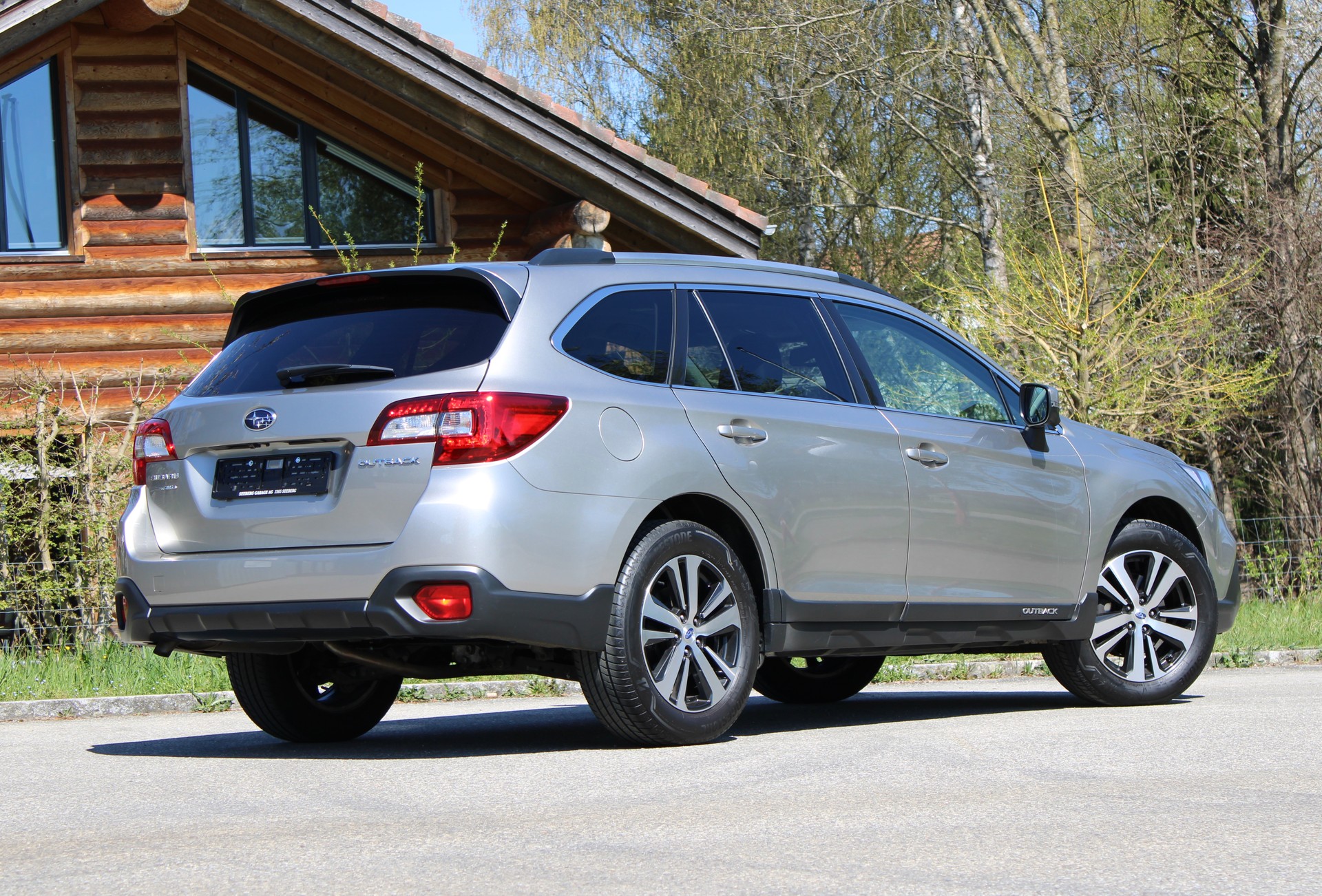 SUBARU Outback 2.5i Luxury AWD Lineartronic-image-2